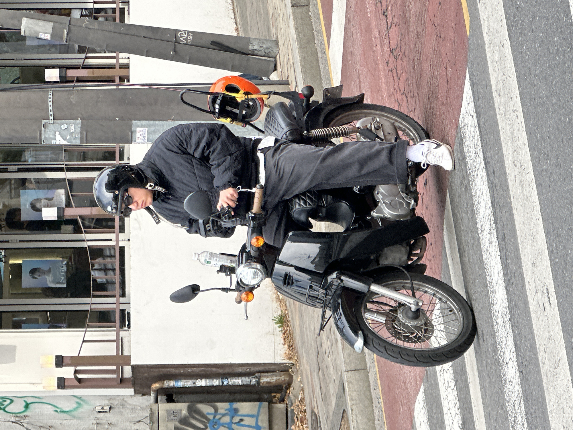 Morning street scenes captured across Seoul's Mapo-gu district