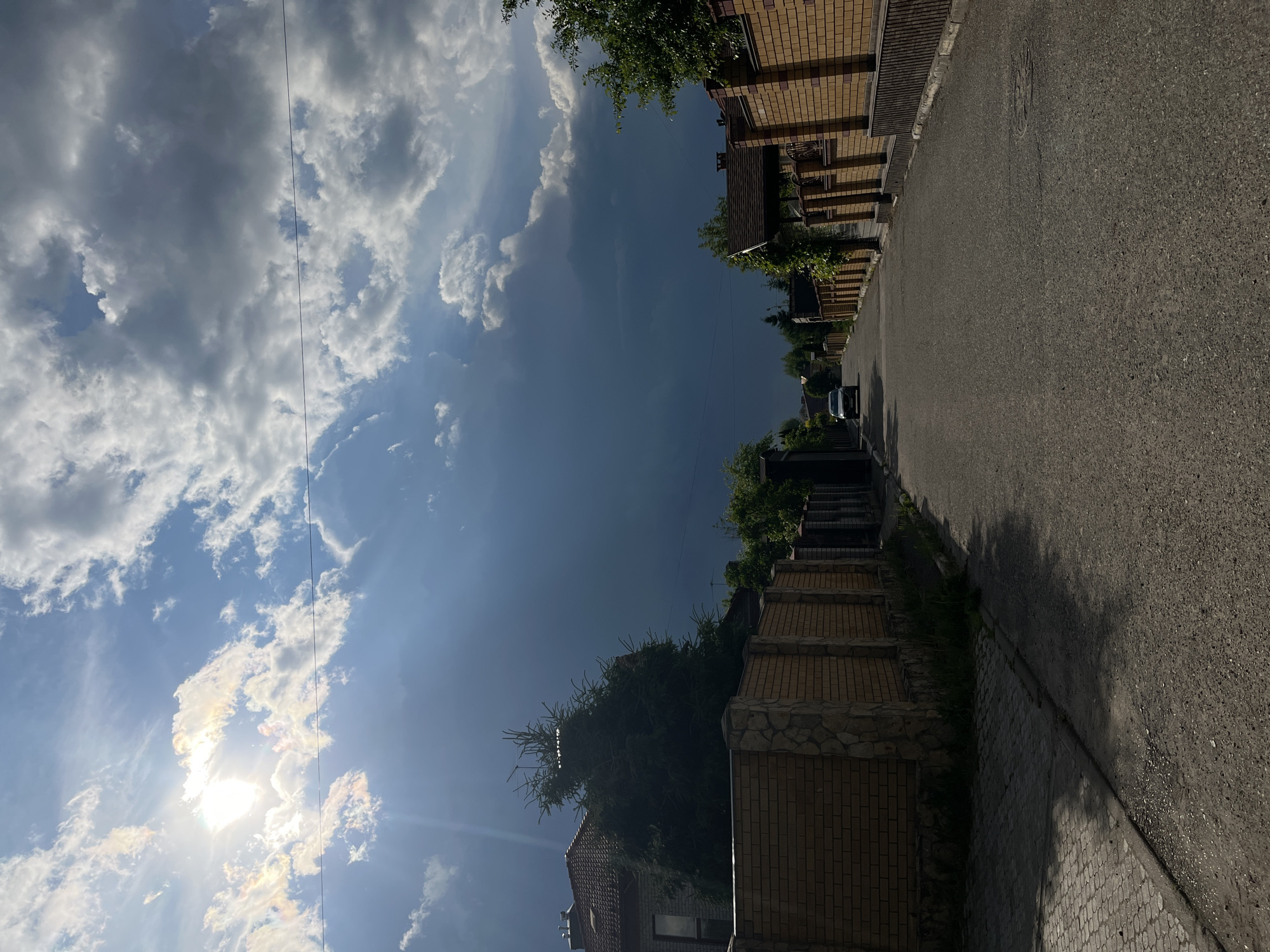 Quiet afternoon moments captured in Orehovka, Russia residential neighborhood