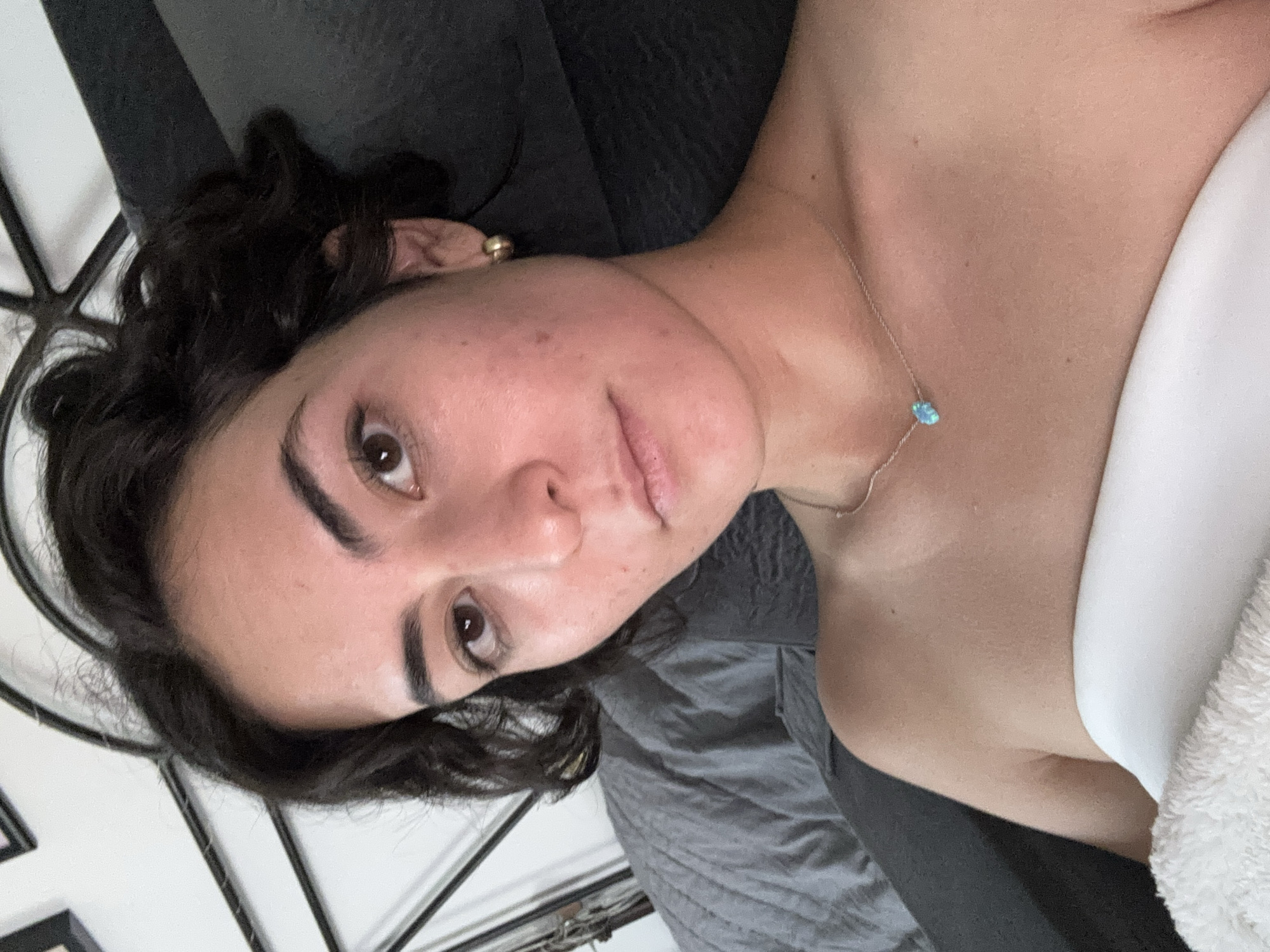 Woman documents selfie session across multiple indoor locations in Puebla