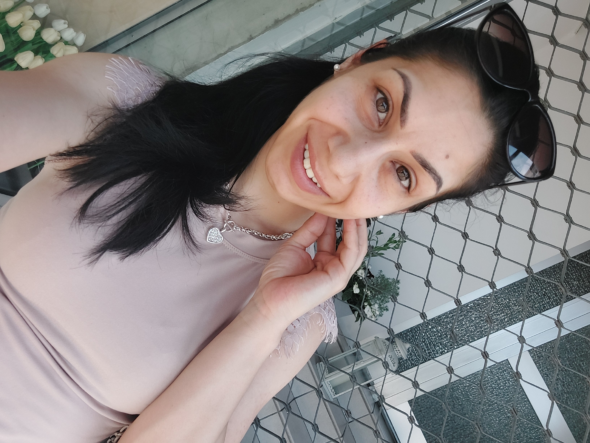 Woman photographed at multiple Landshut locations during morning outing