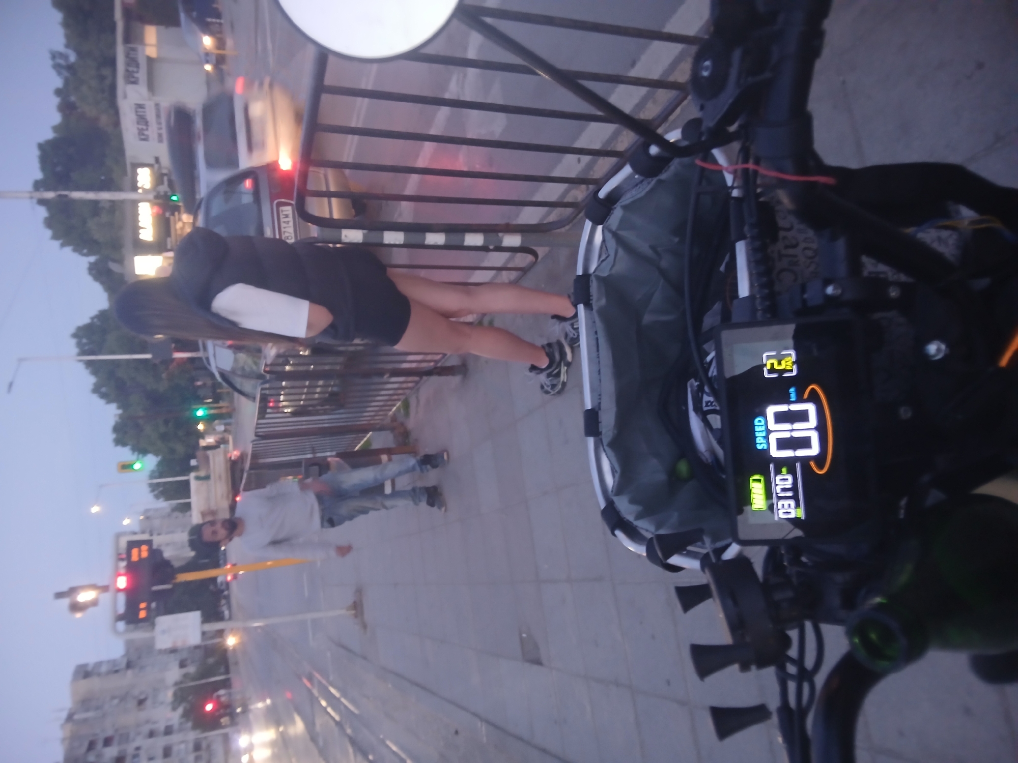 Cyclist documents evening journey through Sofia streets