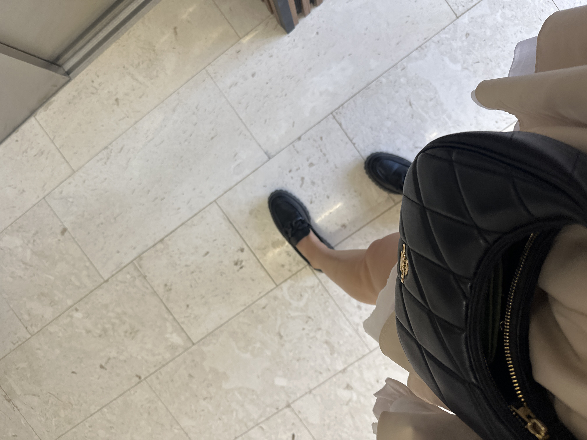 Woman documents Saturday morning gym routine in Budva