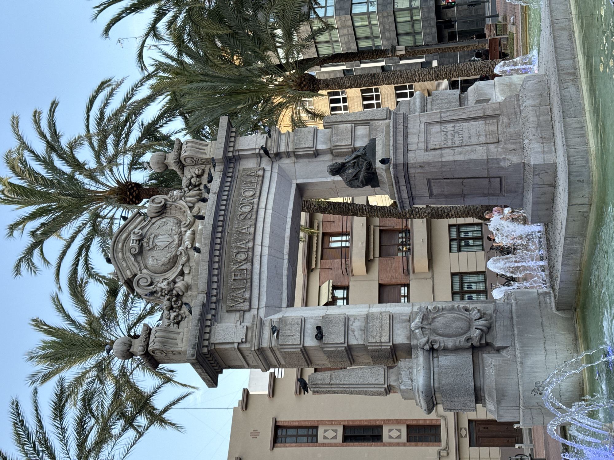 Evening stroll through Valencia's El Grao and Sorolla landmarks