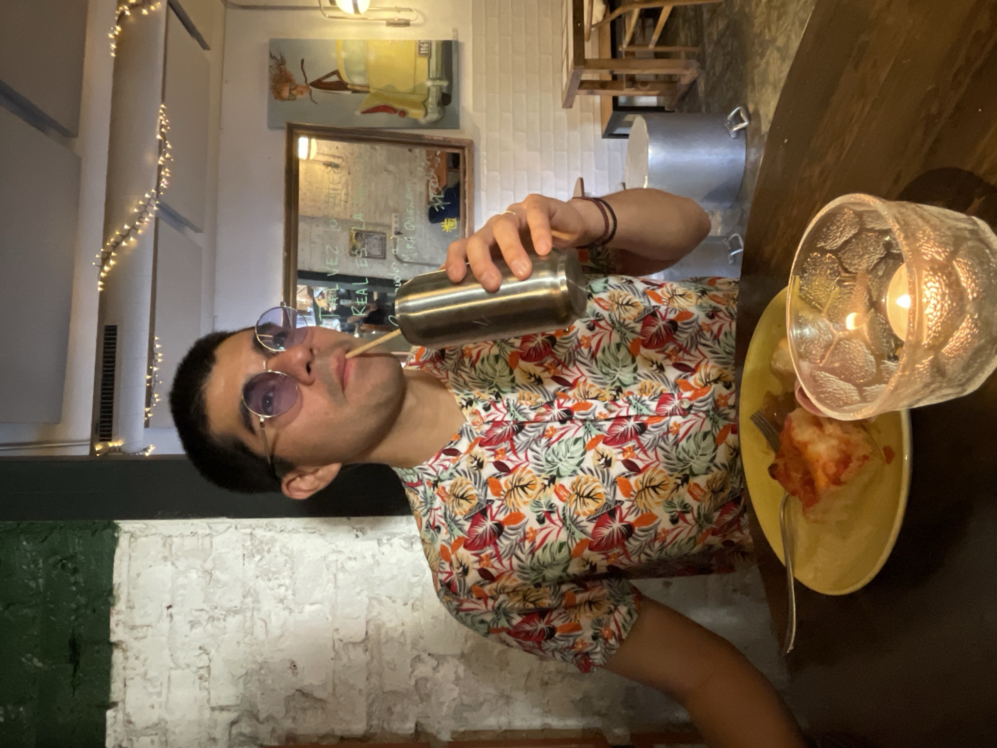 Casual dining scene documented at Barcelona restaurant