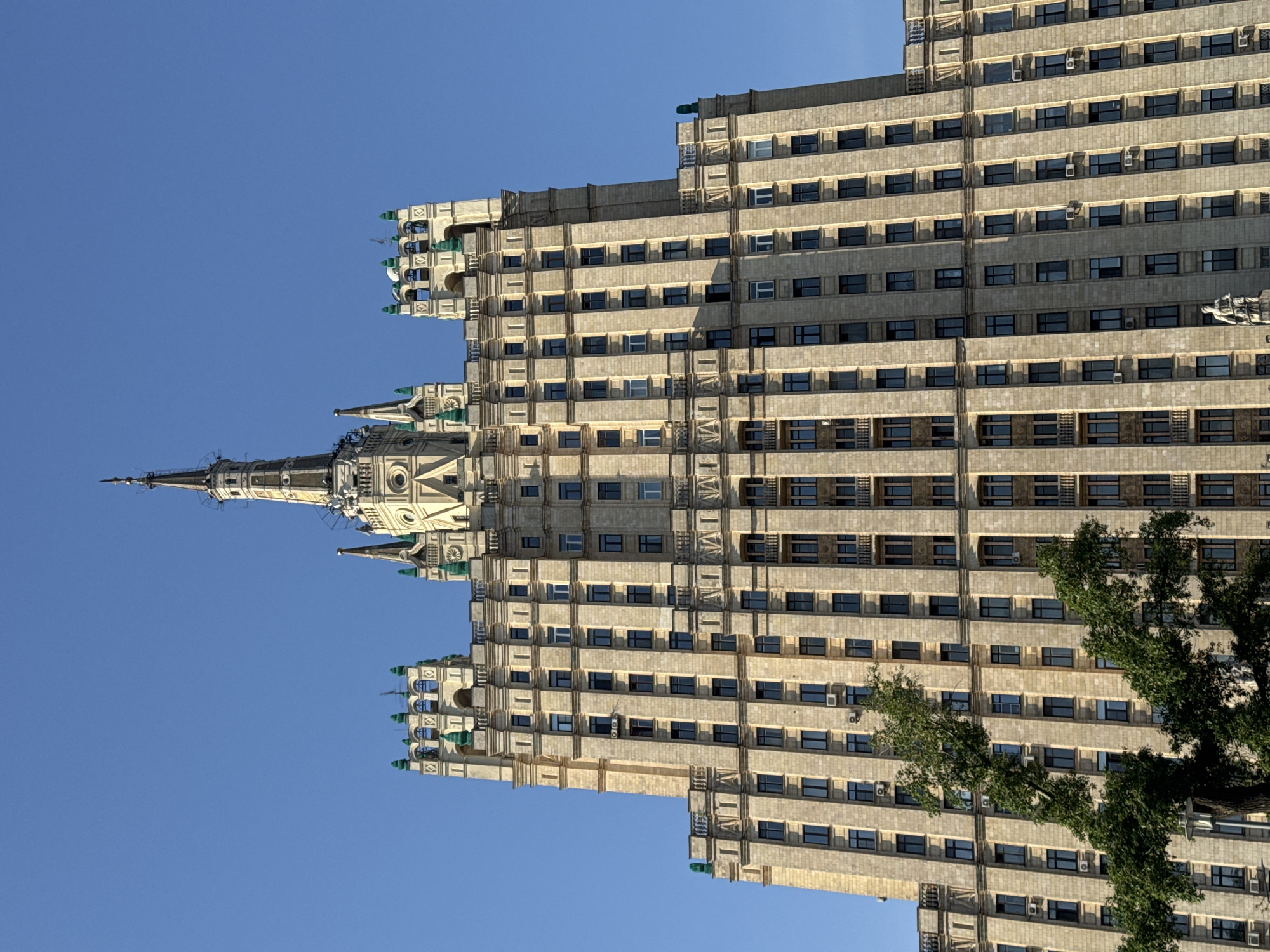 Moscow witness documents two Seven Sisters skyscrapers early morning