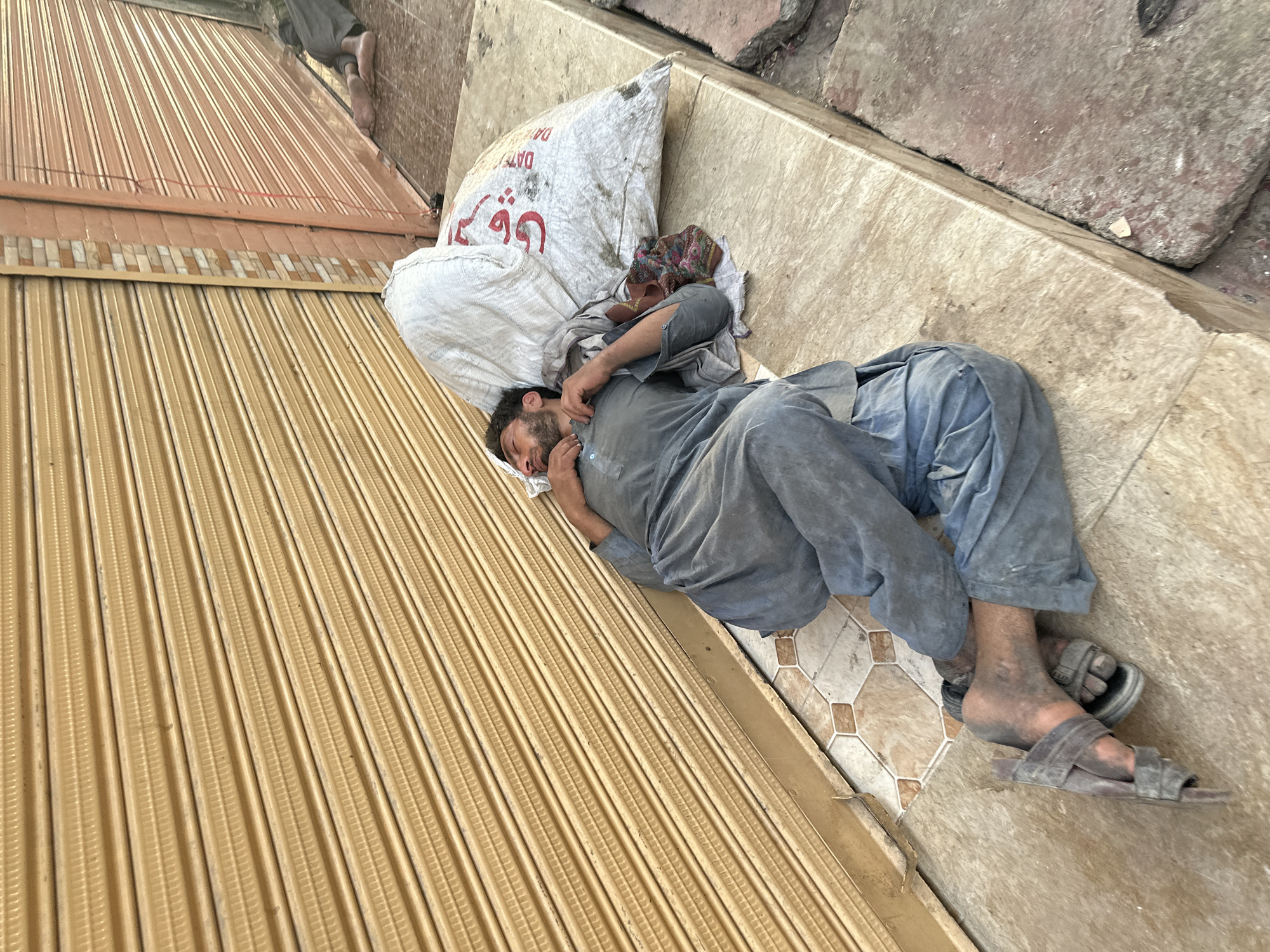 Daily street life documented in Quetta marketplace district