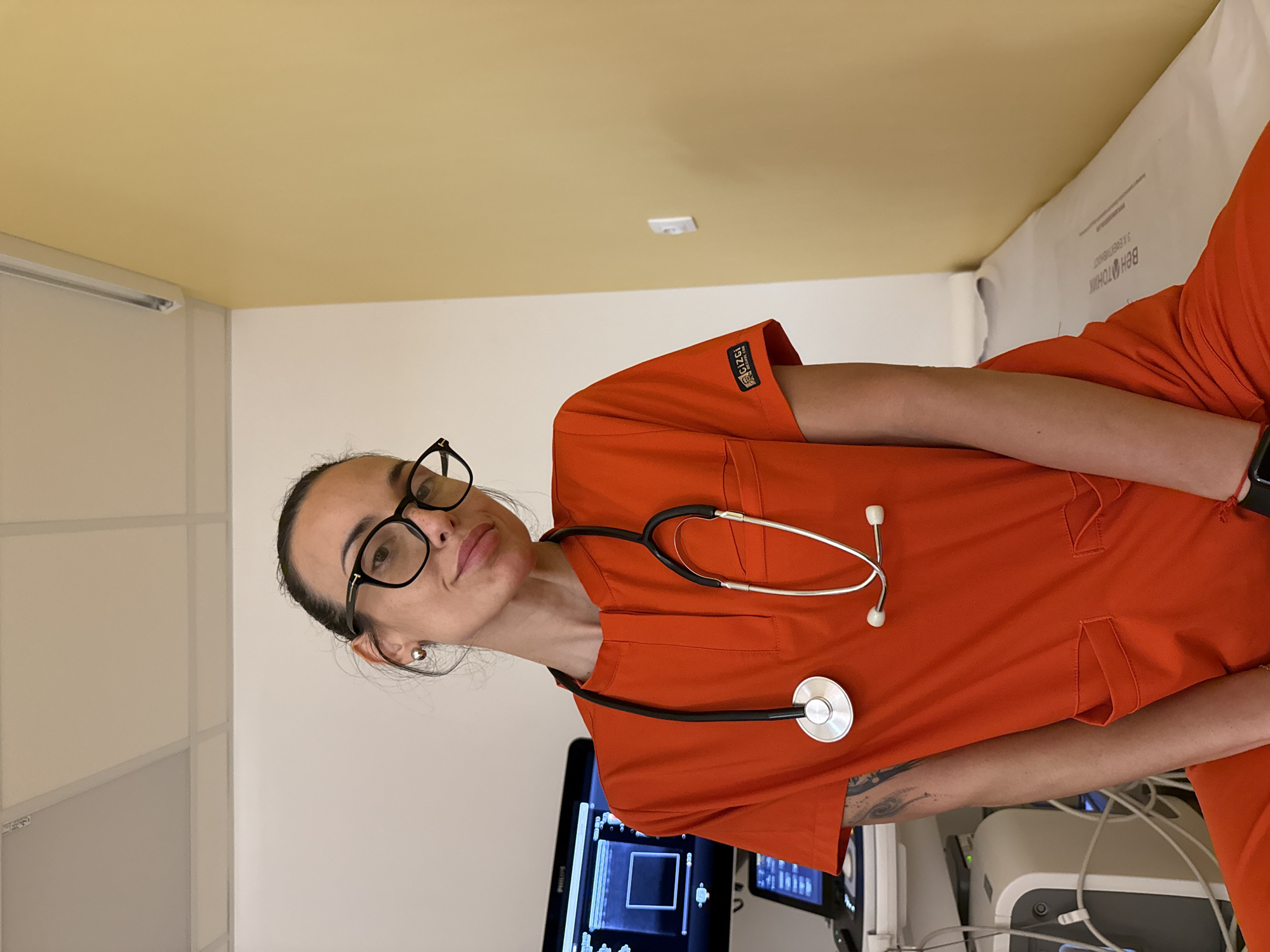 Healthcare worker observed in medical examination room in Pleven