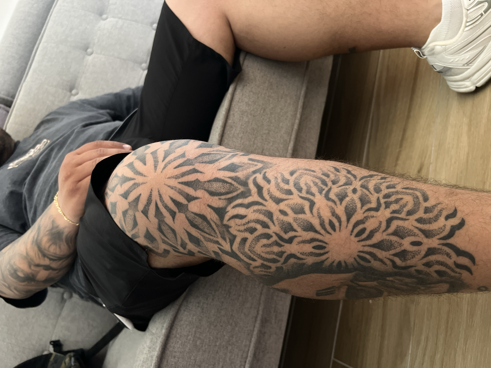 Madrid resident documents afternoon activities including nail salon visit