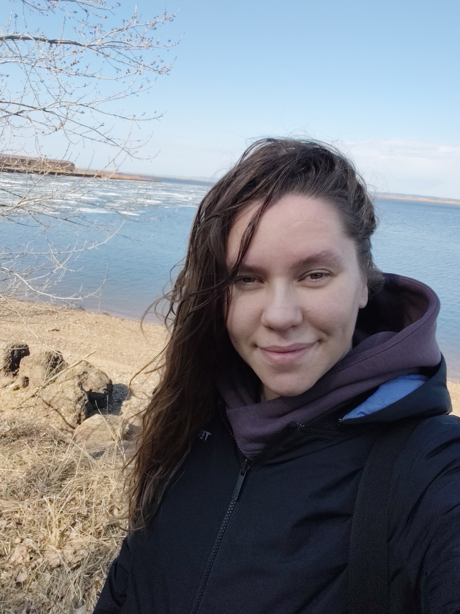 Spring ice breakup documented along Kama River in Chaikovsky