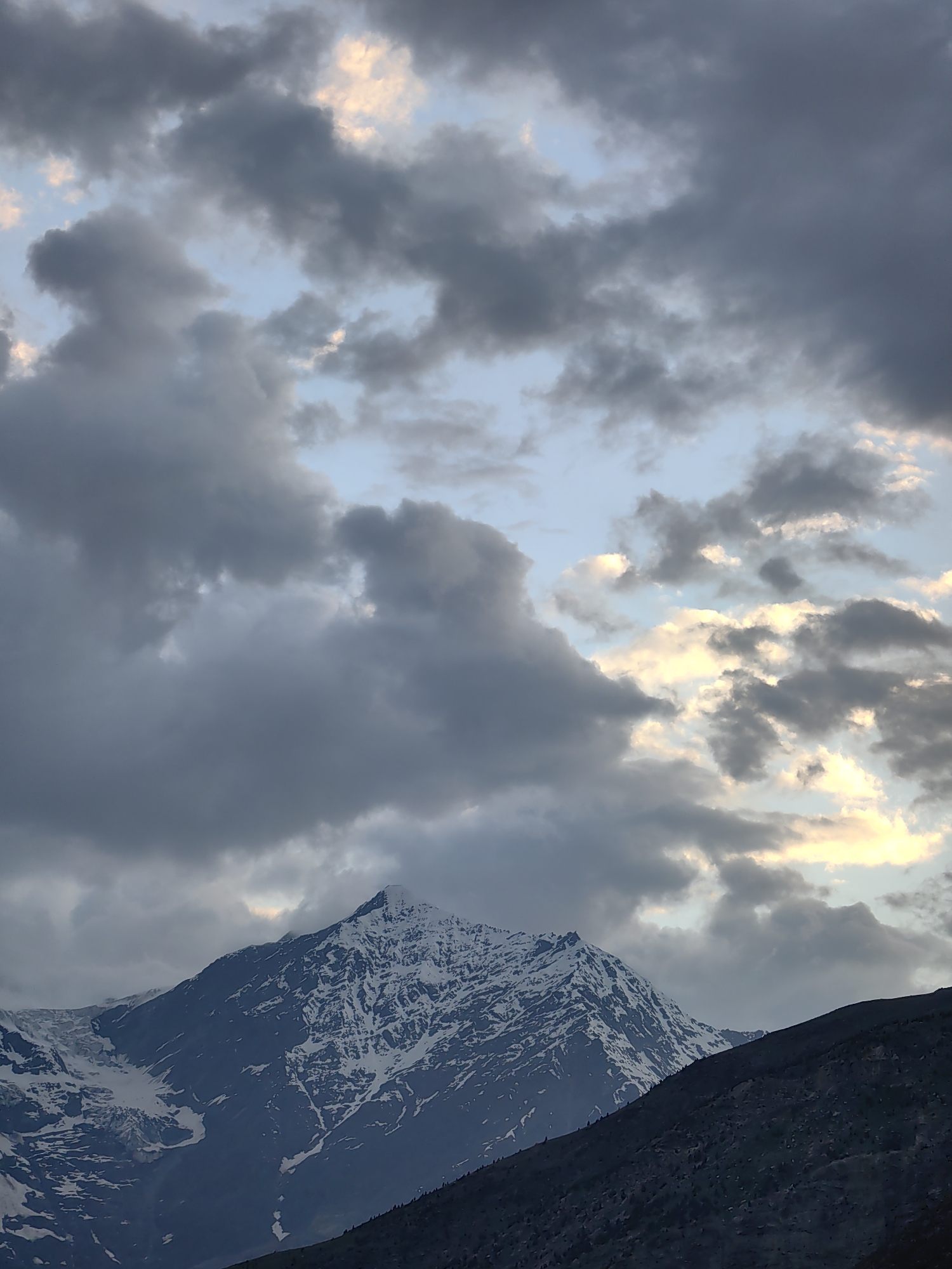Keylang mountain views and street-level moments, Himachal Pradesh