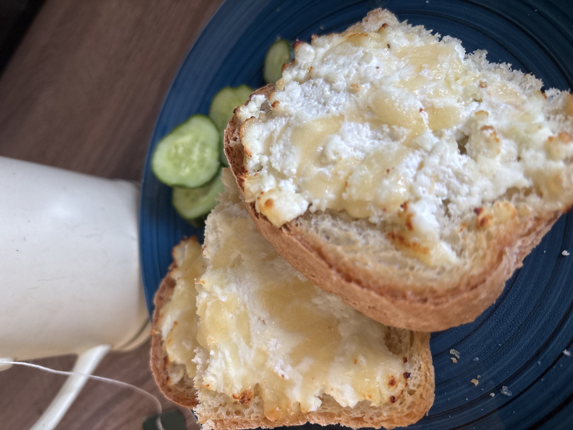 Breakfast toast and selfies on a July morning in Naberezhnye Chelny