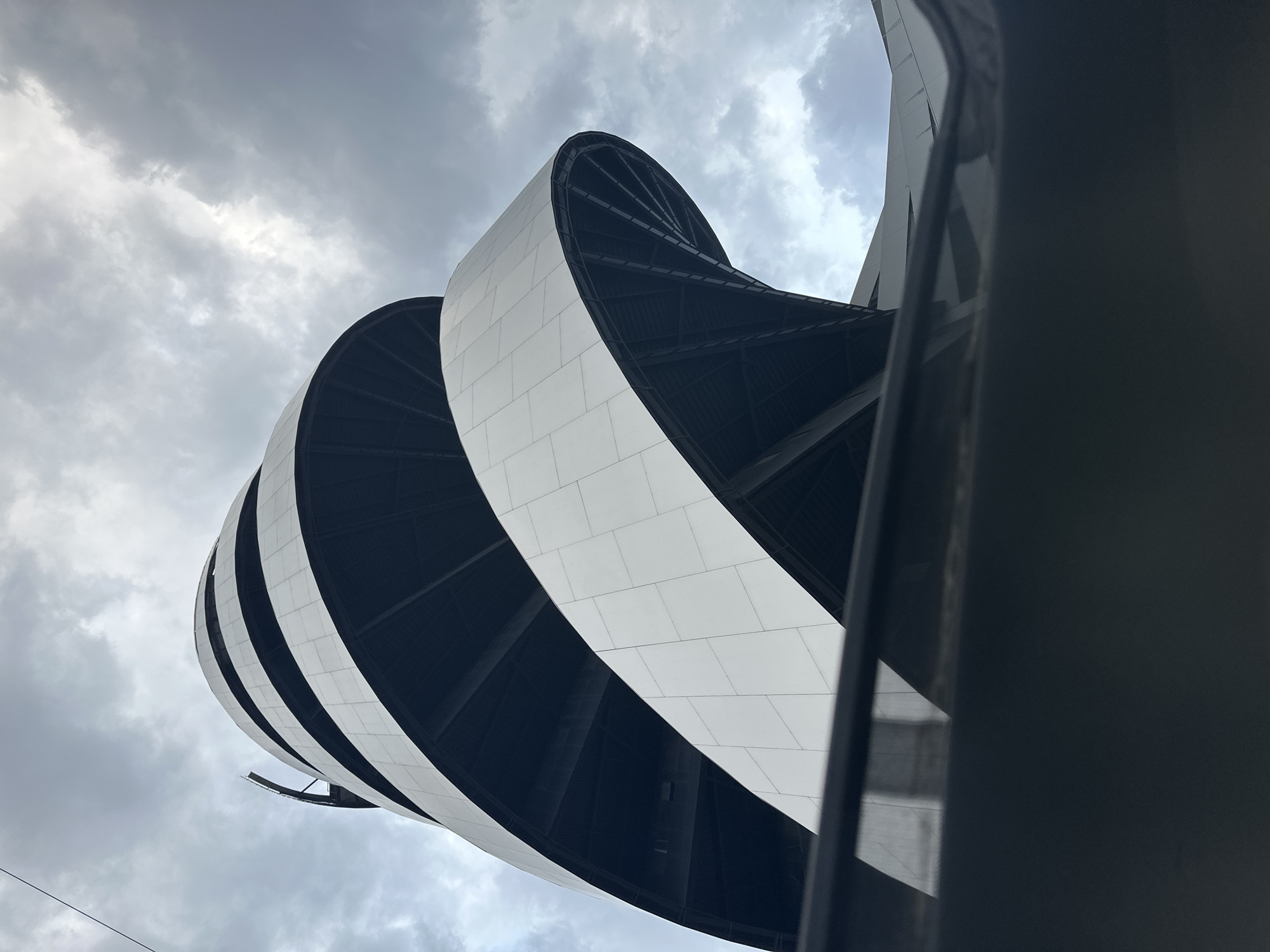 Modern spiral building documented in Tlaxcalancingo, Mexico