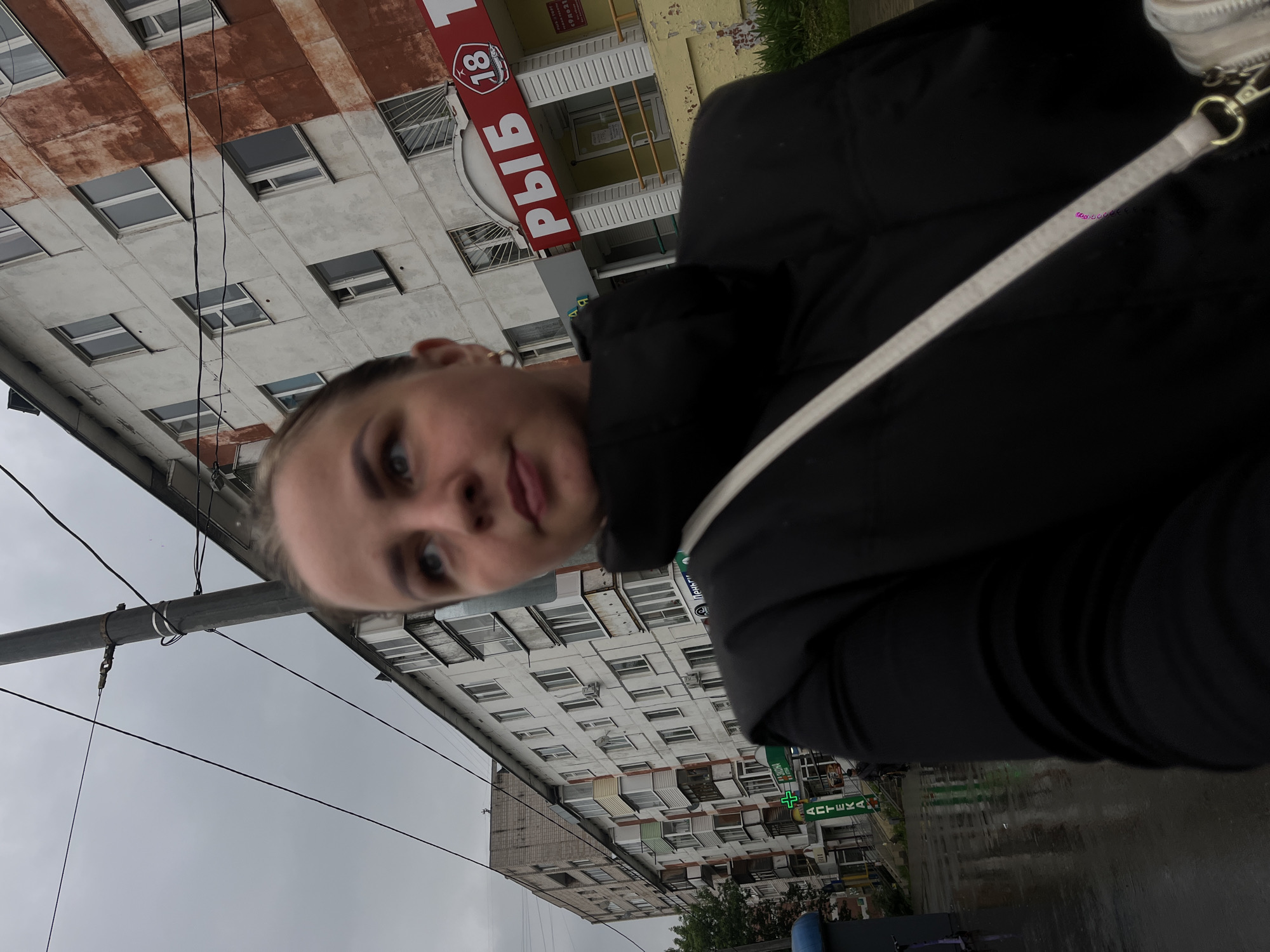 Woman photographed at multiple Izhevsk locations within minutes