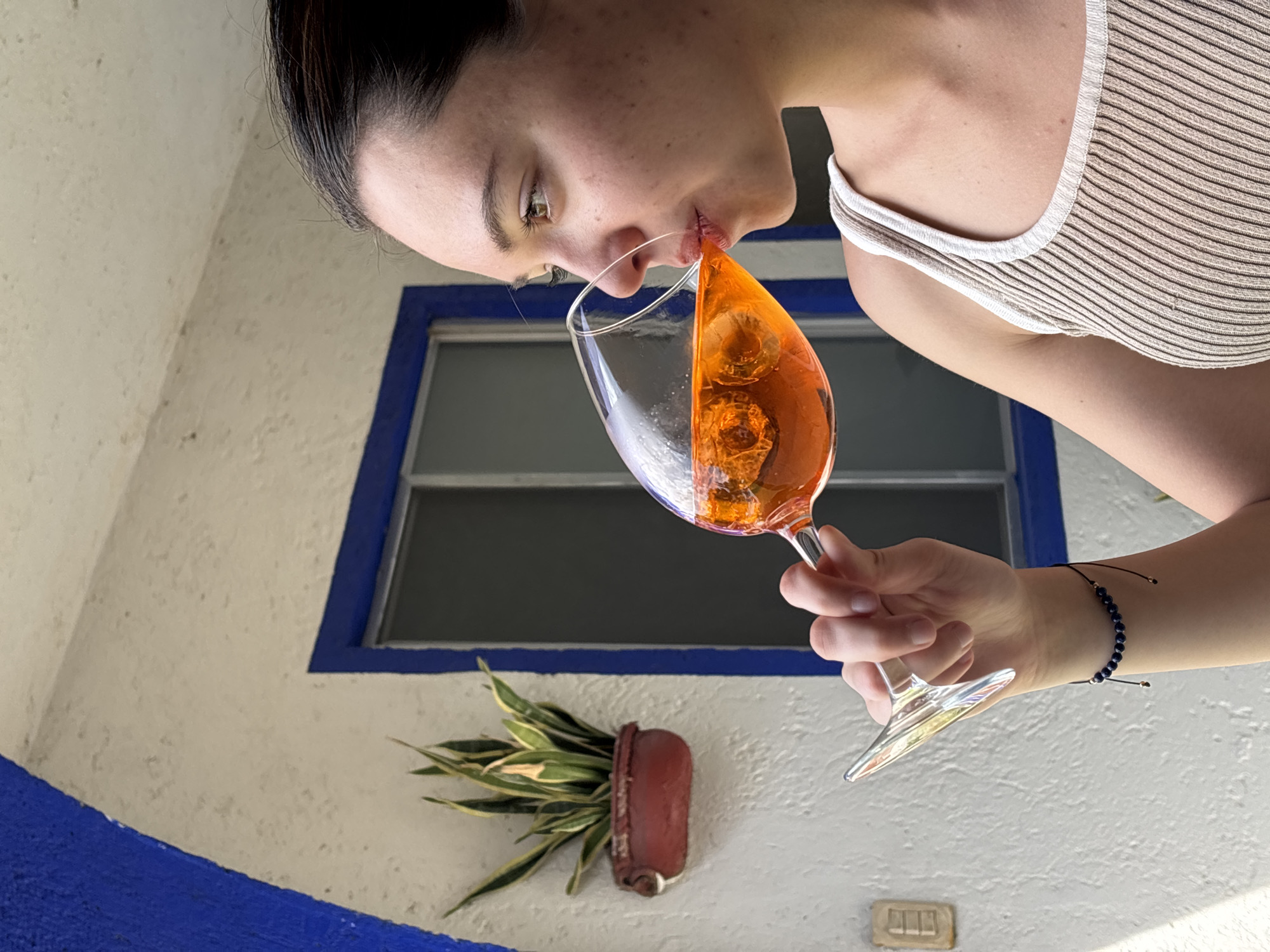 Friends gather for evening party with games at Puebla home