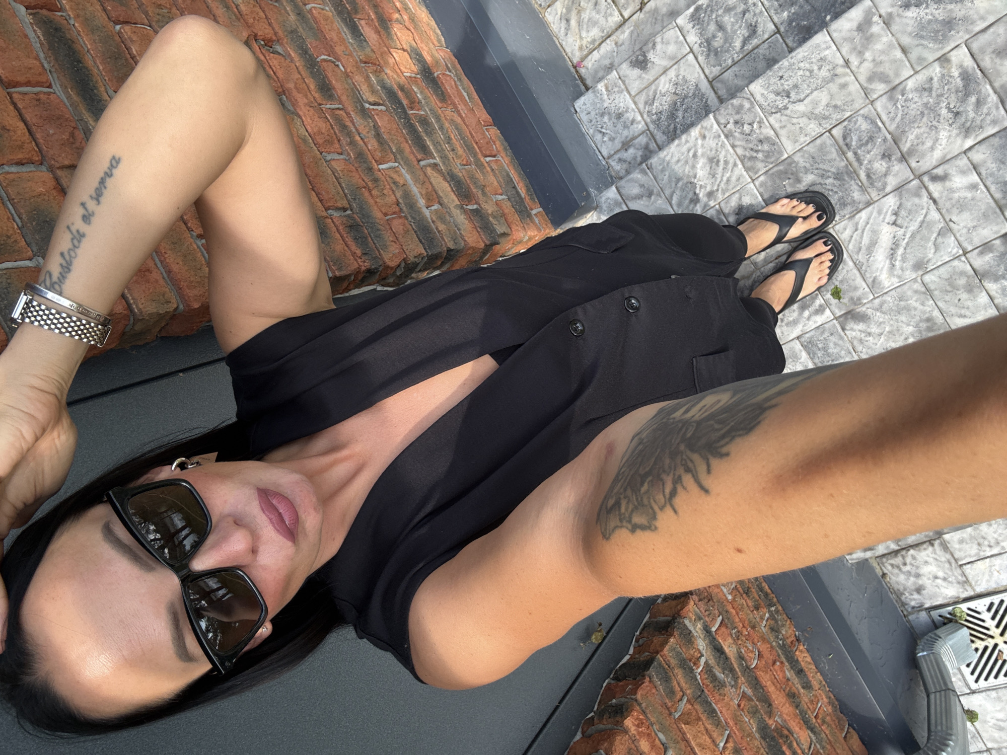 Morning in Chaikovsky: selfies, a Schnauzer, and an all-black look
