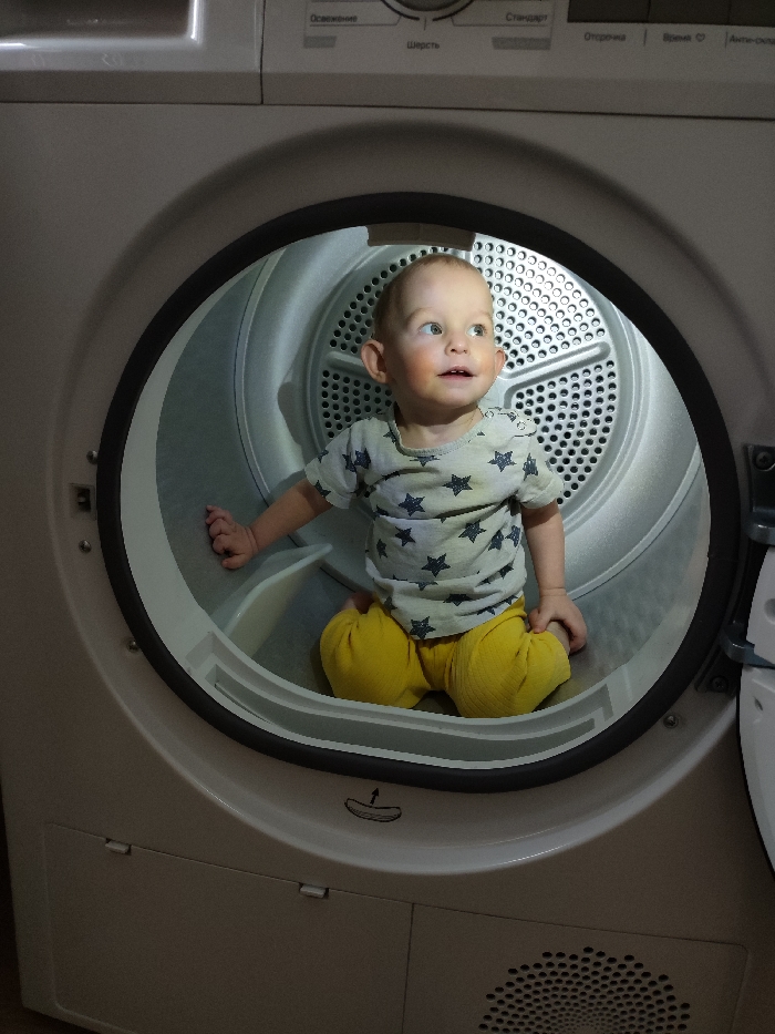 Russian household captures morning domestic life in 30 photos