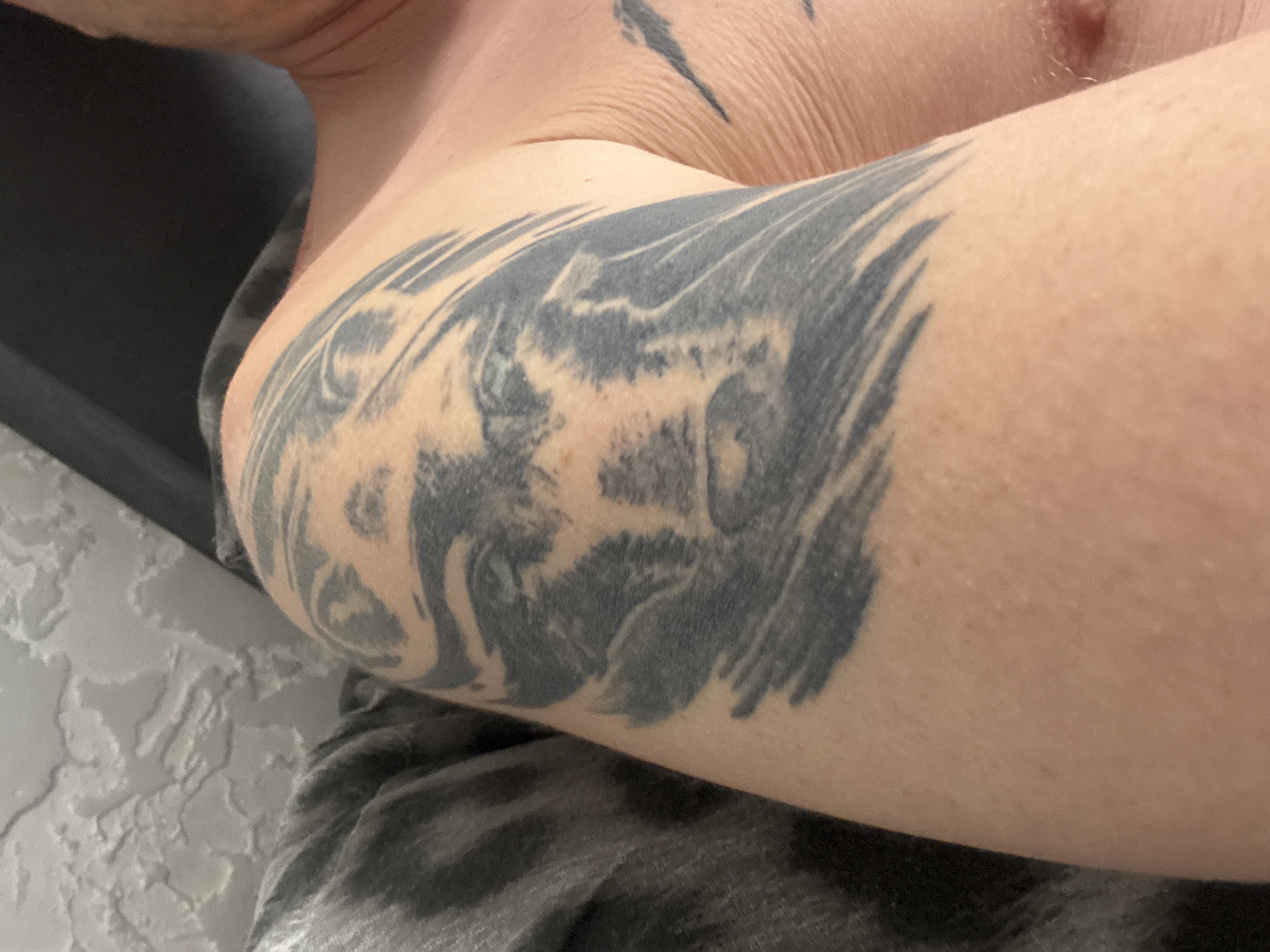 Lazy afternoon at home in Tolyatti, tattoos and all