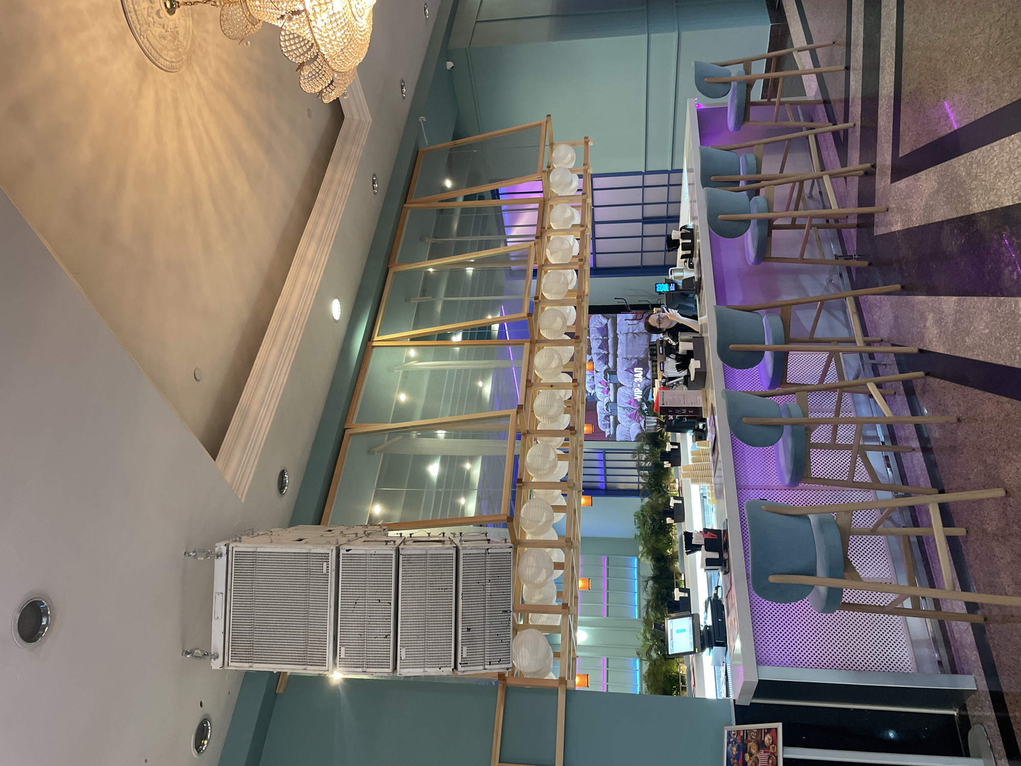 Shopping mall walkthrough captures restaurants, bars, and retail stores