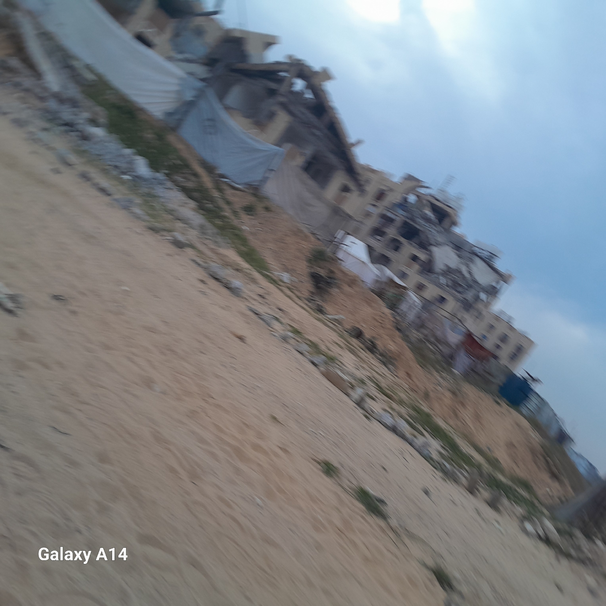 Witness documents destruction, tent settlements in Khan Yunis, al-Qarara