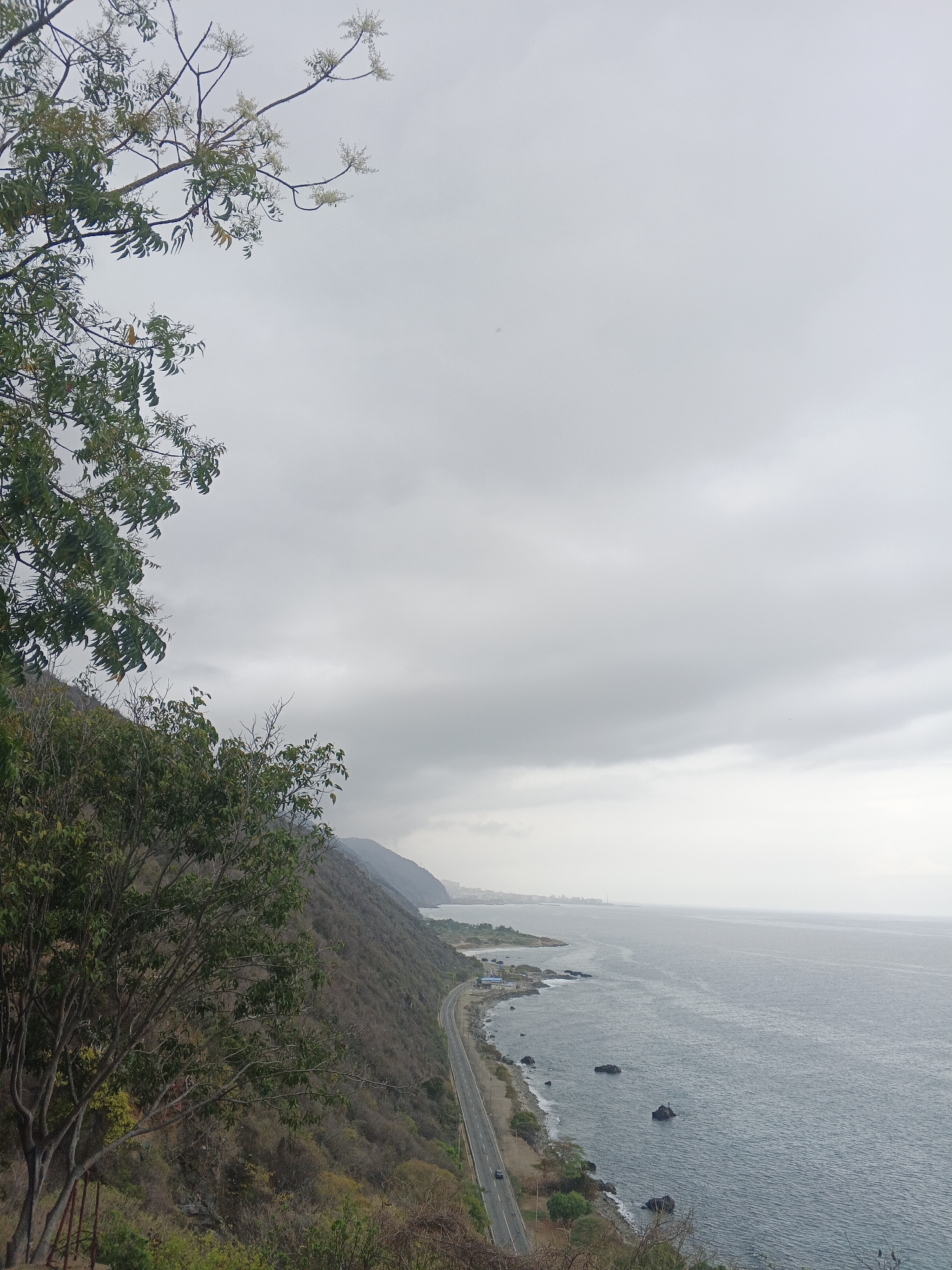 Coastal road views captured in El Tigrillo, Venezuela