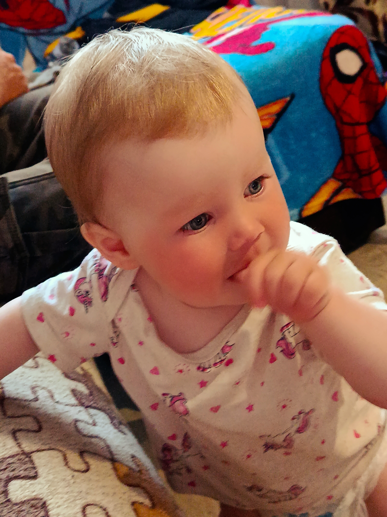 Early morning domestic moments with baby captured in Фоки