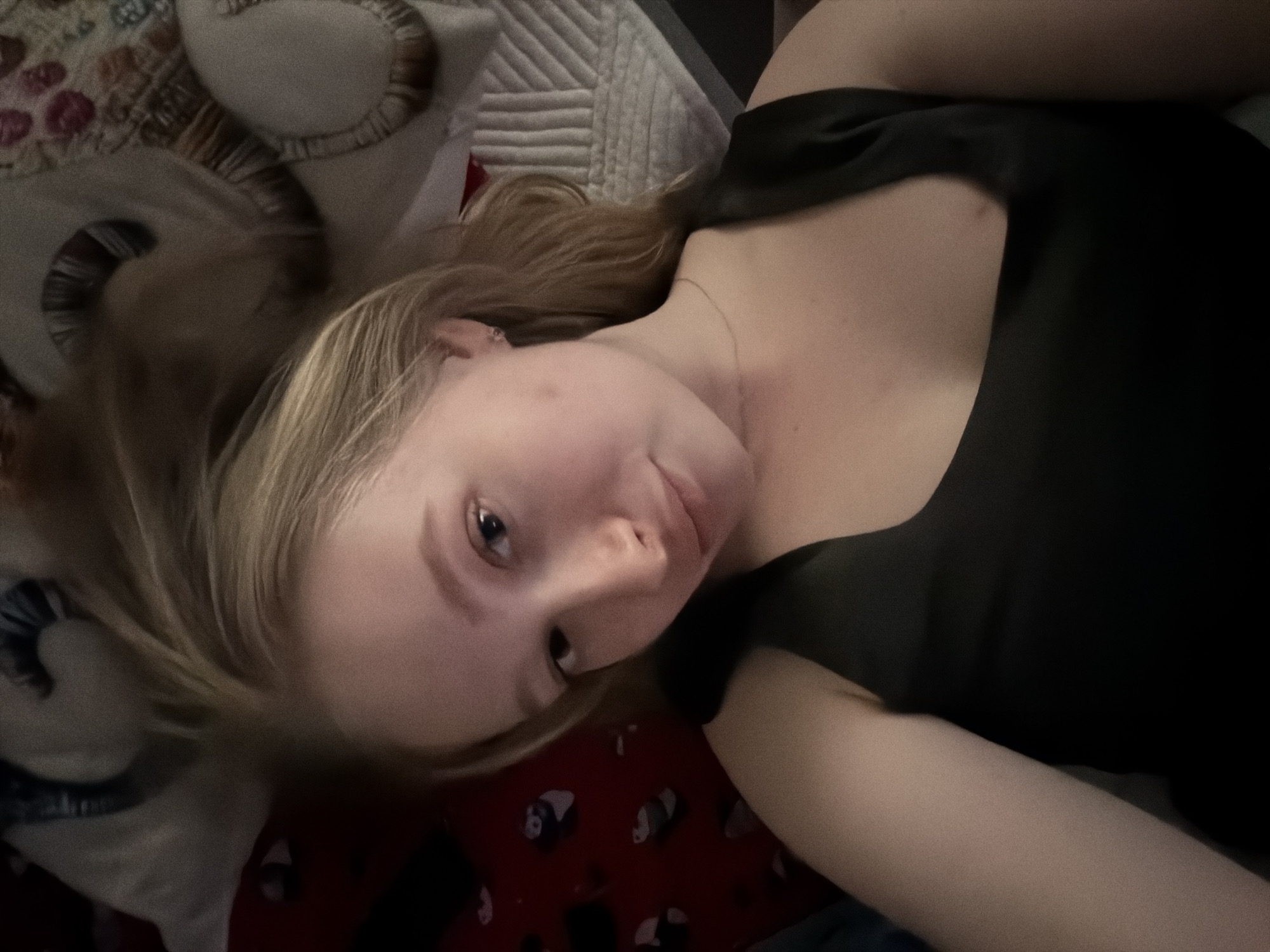 Quiet afternoon moments with cats captured in Penza home