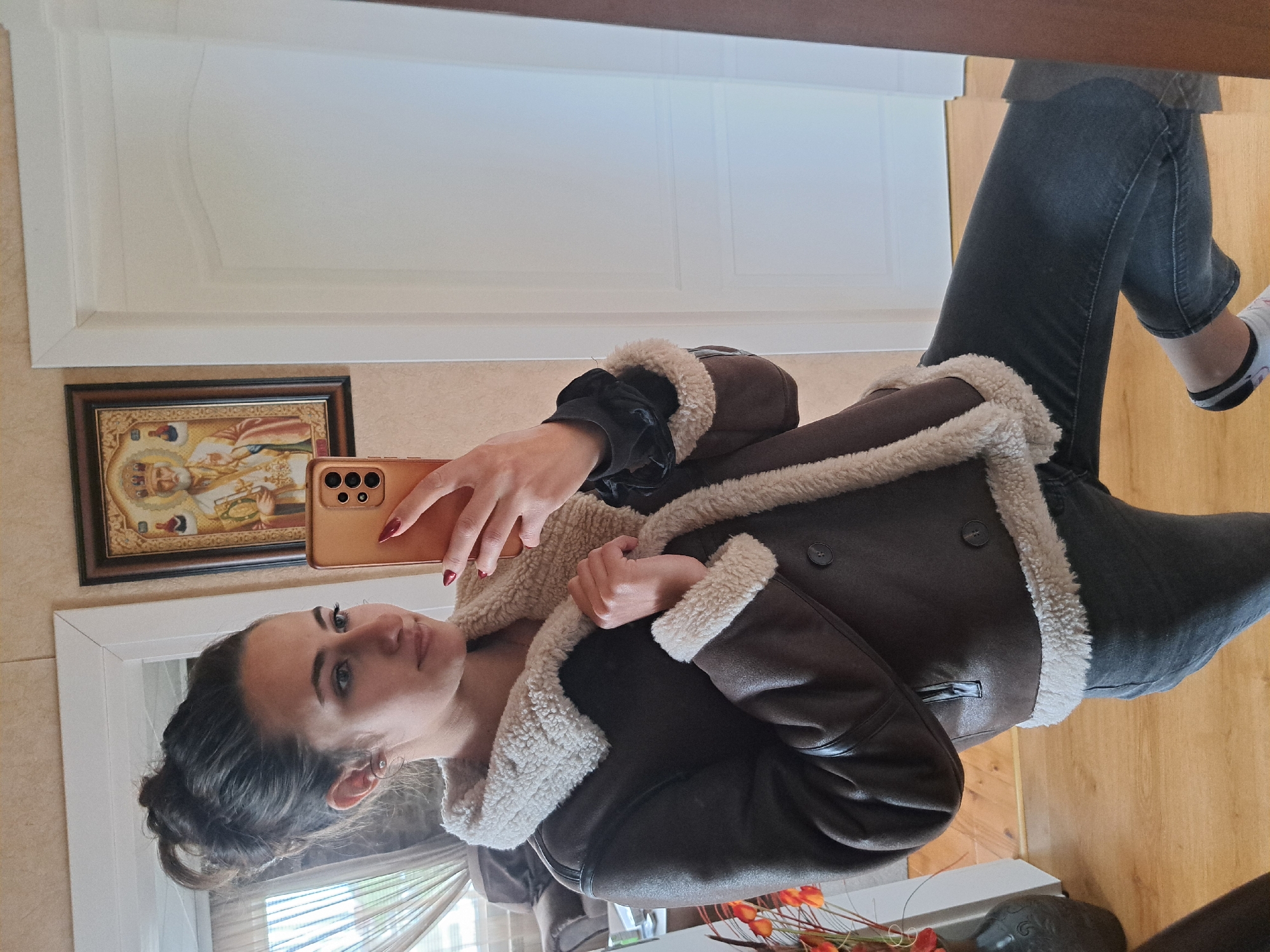 Personal moments captured in Chepintsi: selfie, meal prep, belongings
