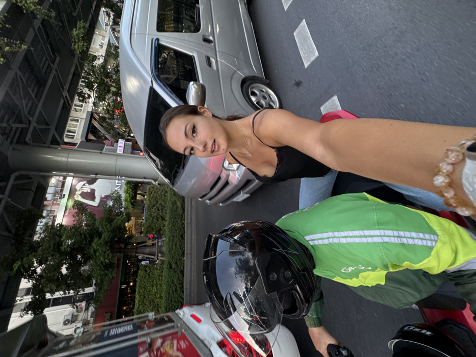 Bangkok street scenes documented across central shopping districts