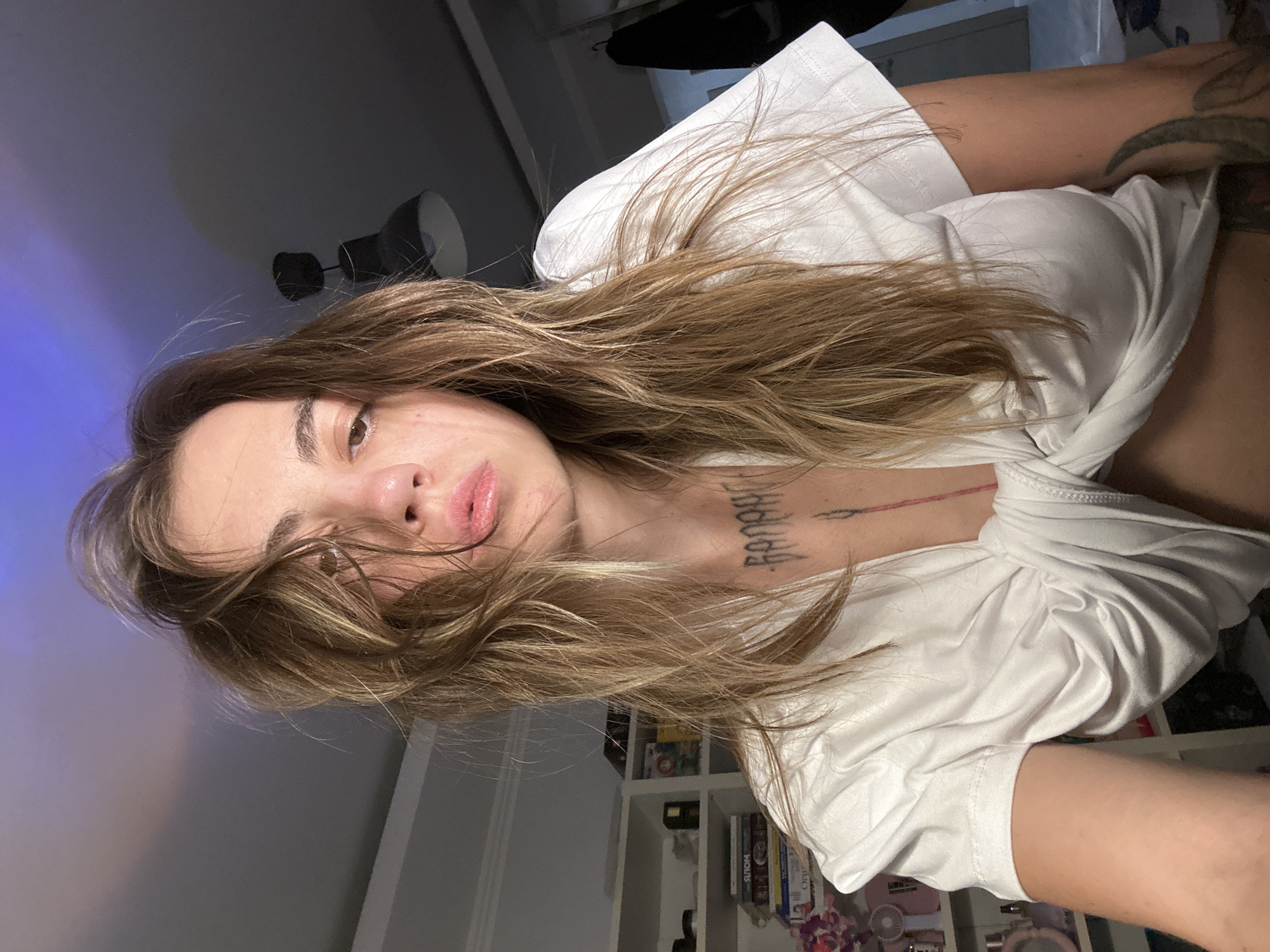 Moscow apartment gaming session with selfies and city views