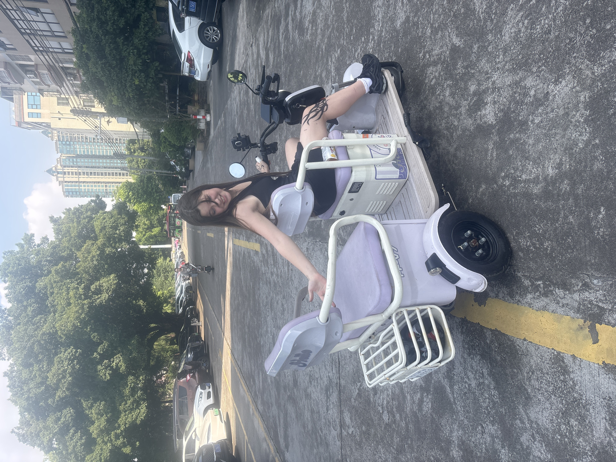 Everyday life in Nanhai District on a July morning