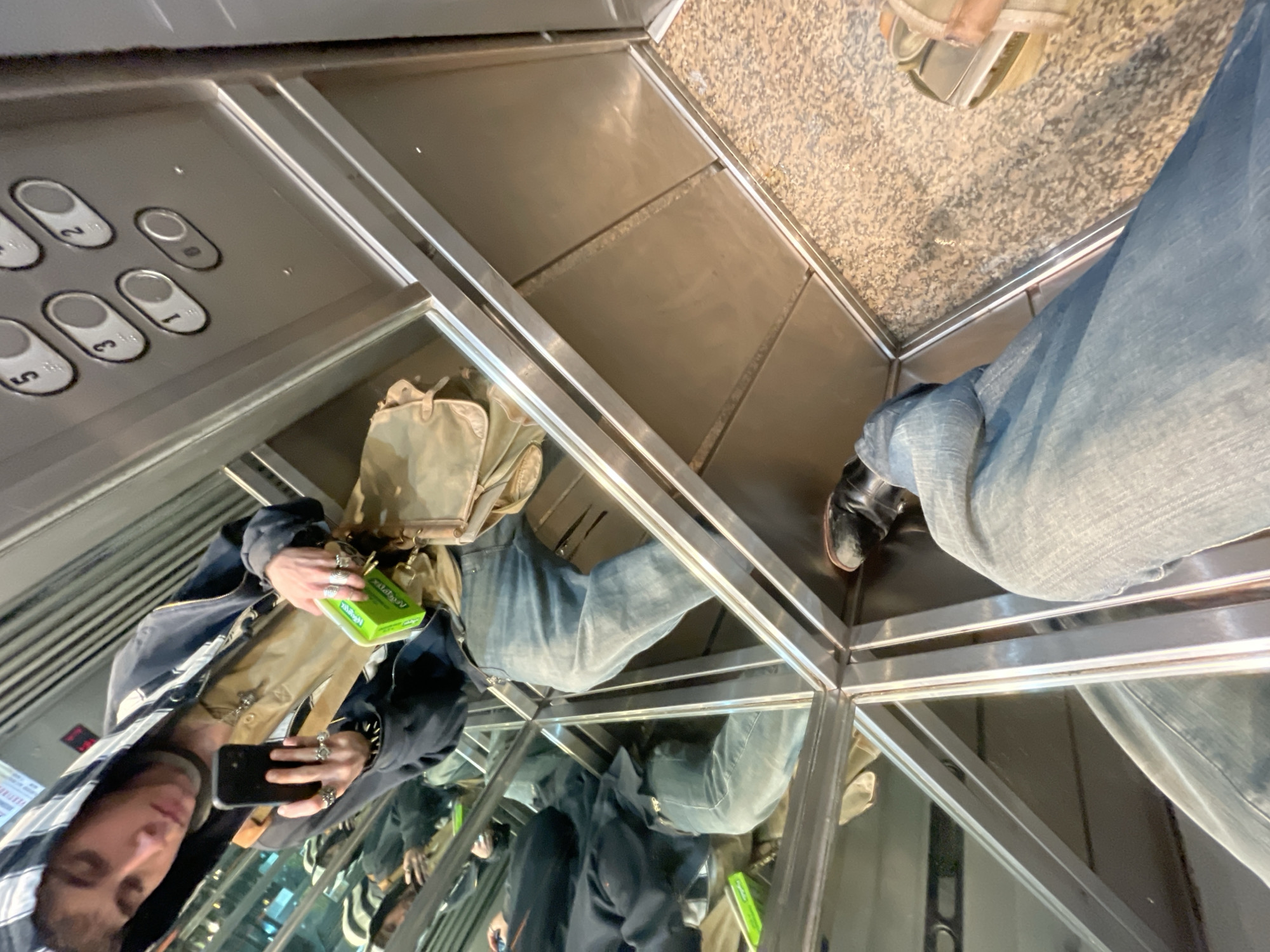 Person moves through Buenos Aires locations over five-minute span