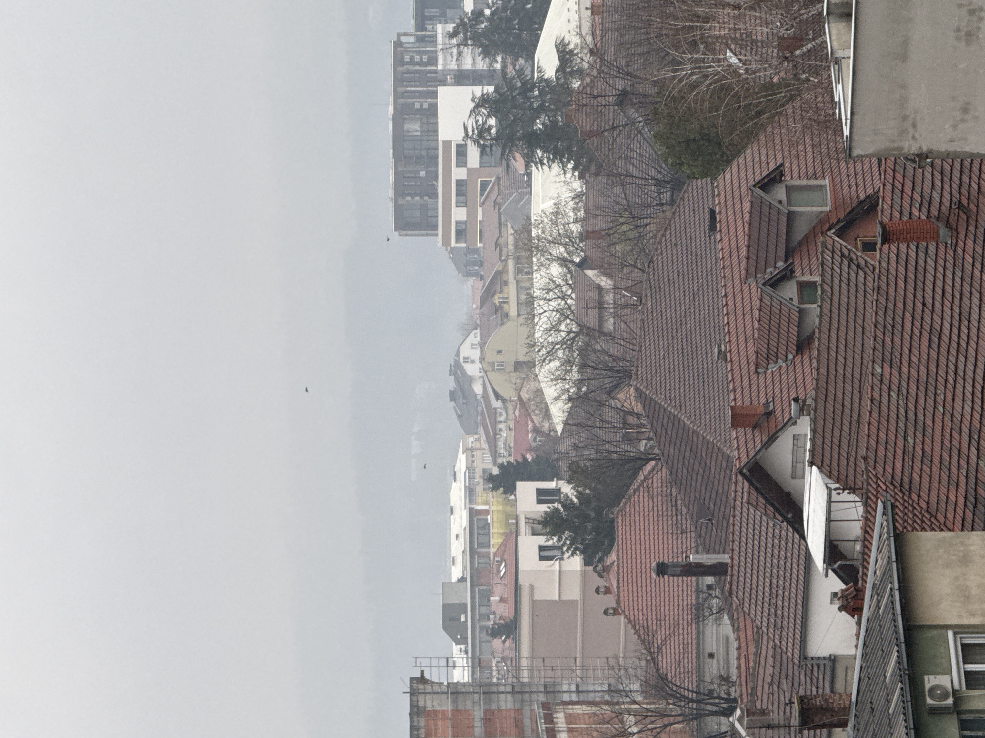 Afternoon snapshots capture rainy day life in Kragujevac