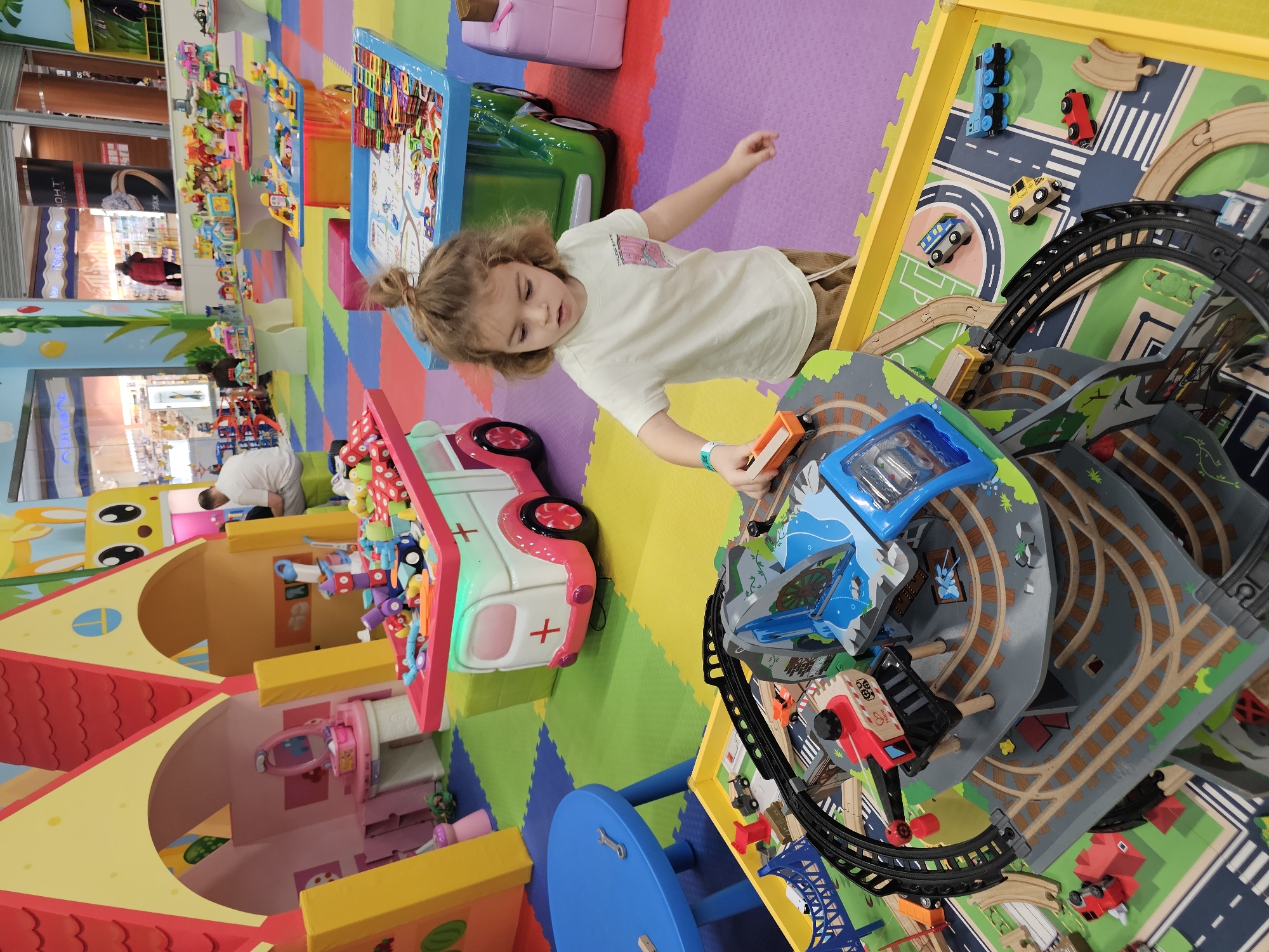 Child observed at indoor play area in Khimki