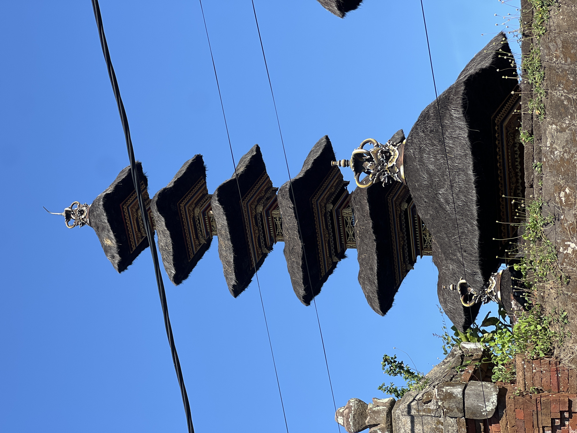 Street life and temple scenes through Sukawati on a Bali morning