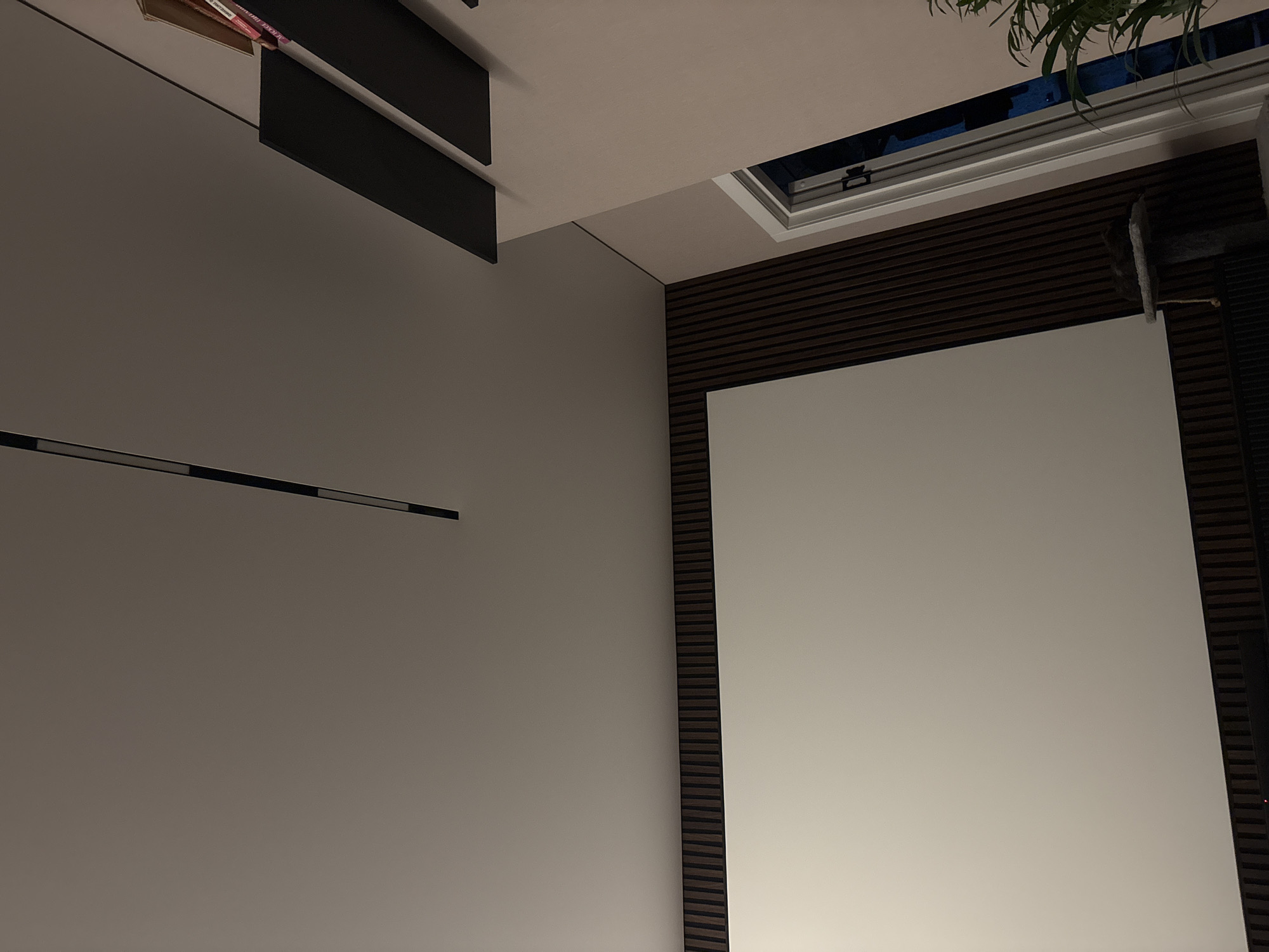 Late evening interior exploration of a room in Mikhaylovsk