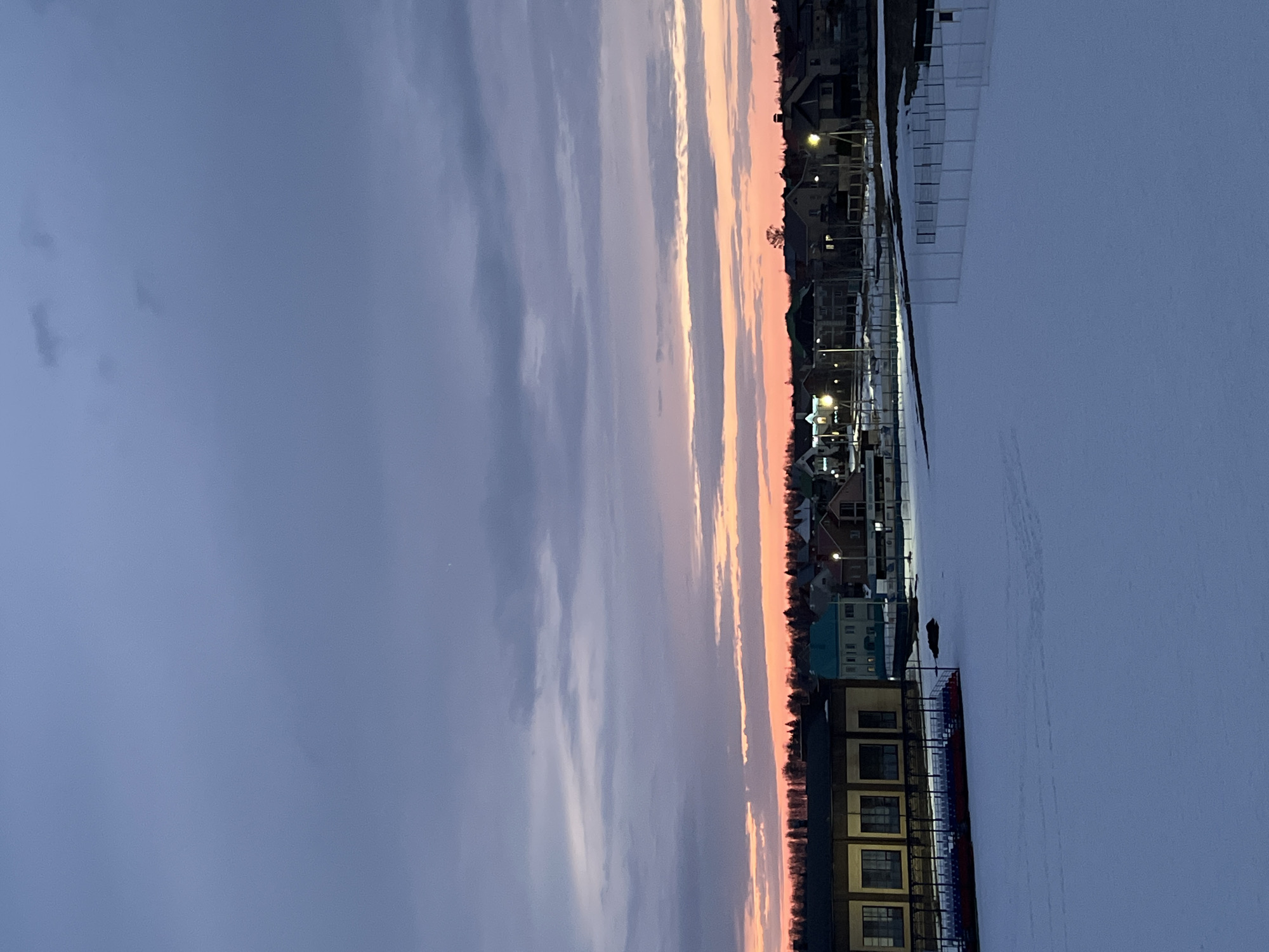 Everyday moments shared by Noviy residents during winter afternoon