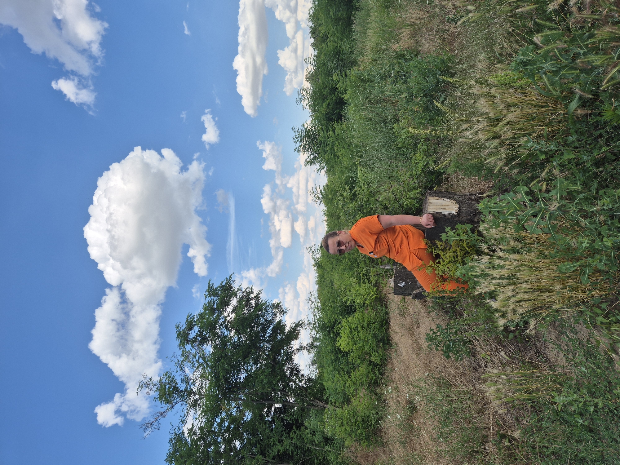 Afternoon in a field, orange scrubs and easy energy