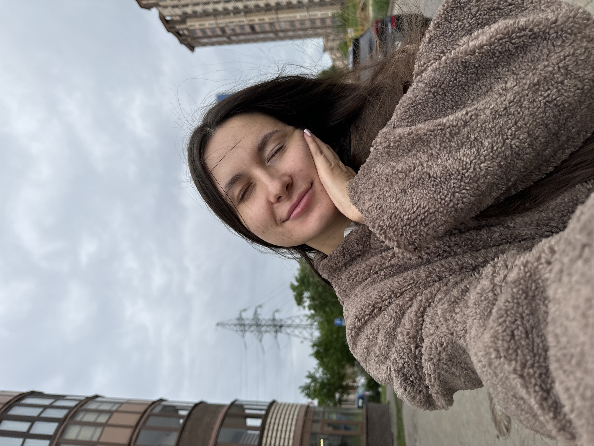 Mother and toddler enjoy afternoon outing in Odintsovo