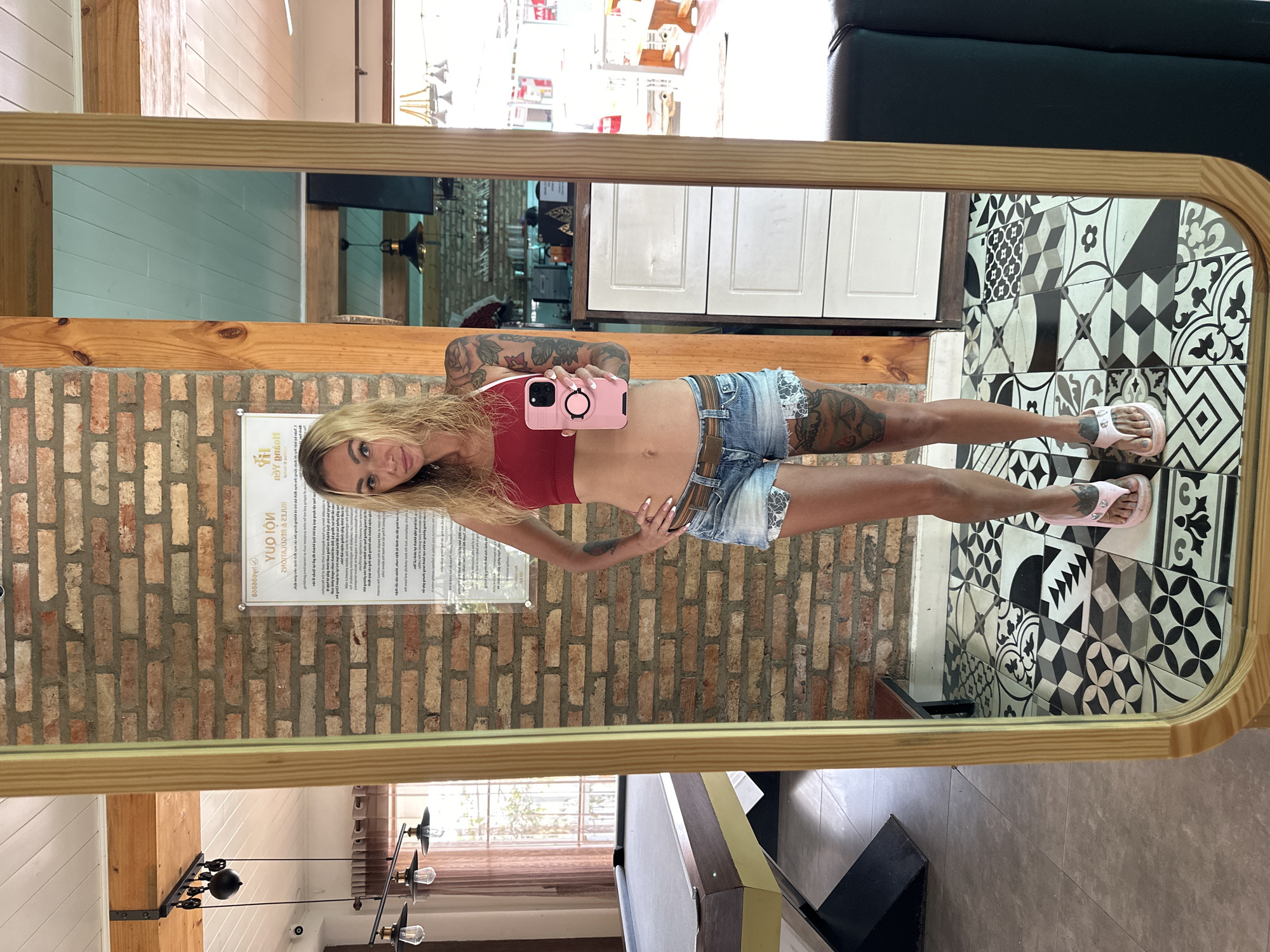 Casual mirror selfies and downtime shots from Da Lat