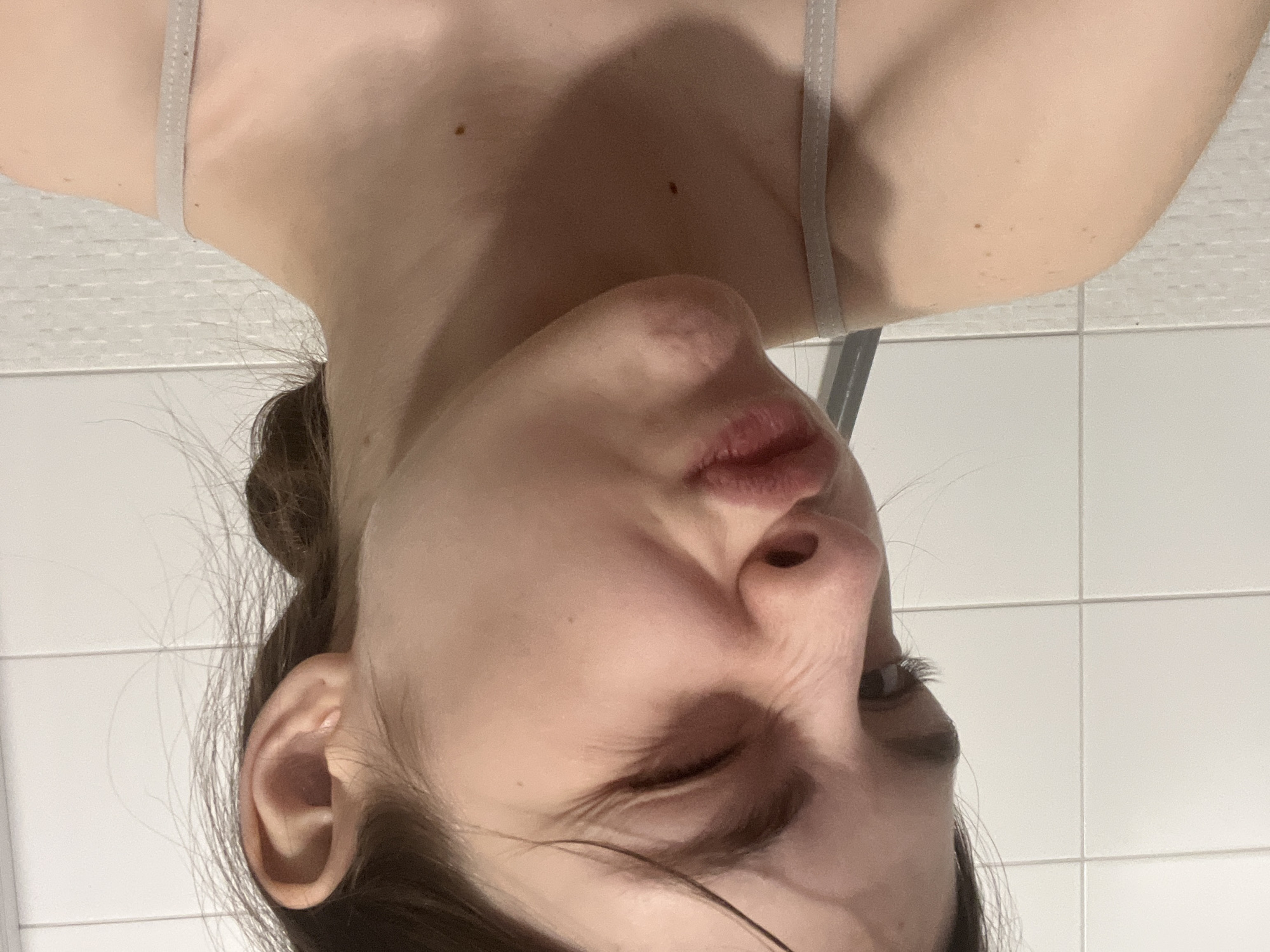 Woman takes bathroom selfies in Saint Petersburg