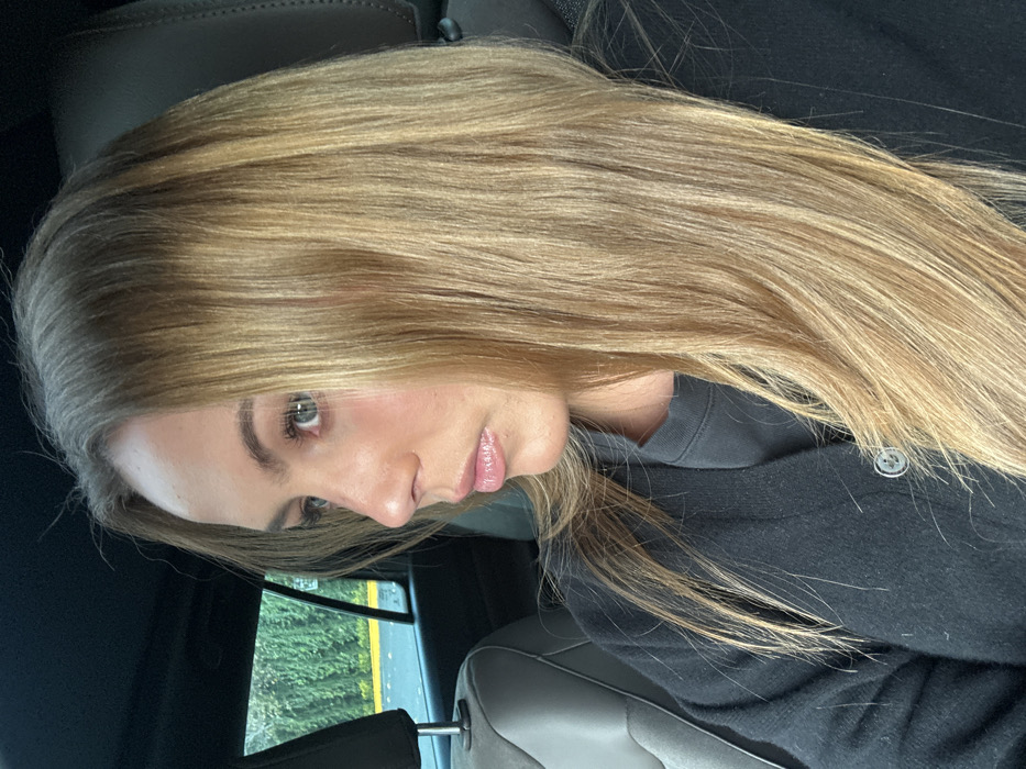 Blonde woman photographed in car in Mexico City suburb