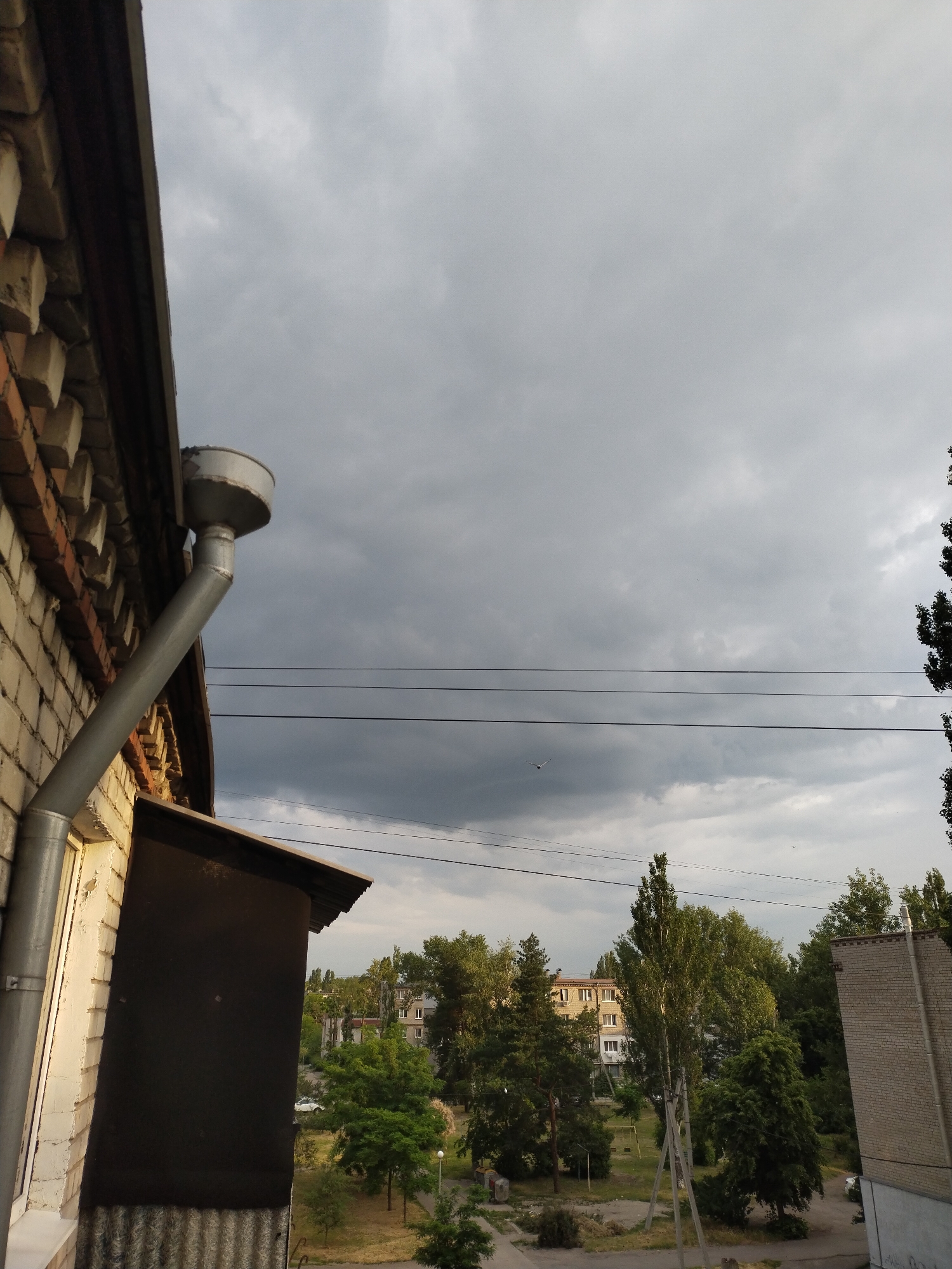 Evening street scenes documented across Horishni Plavni, Ukraine