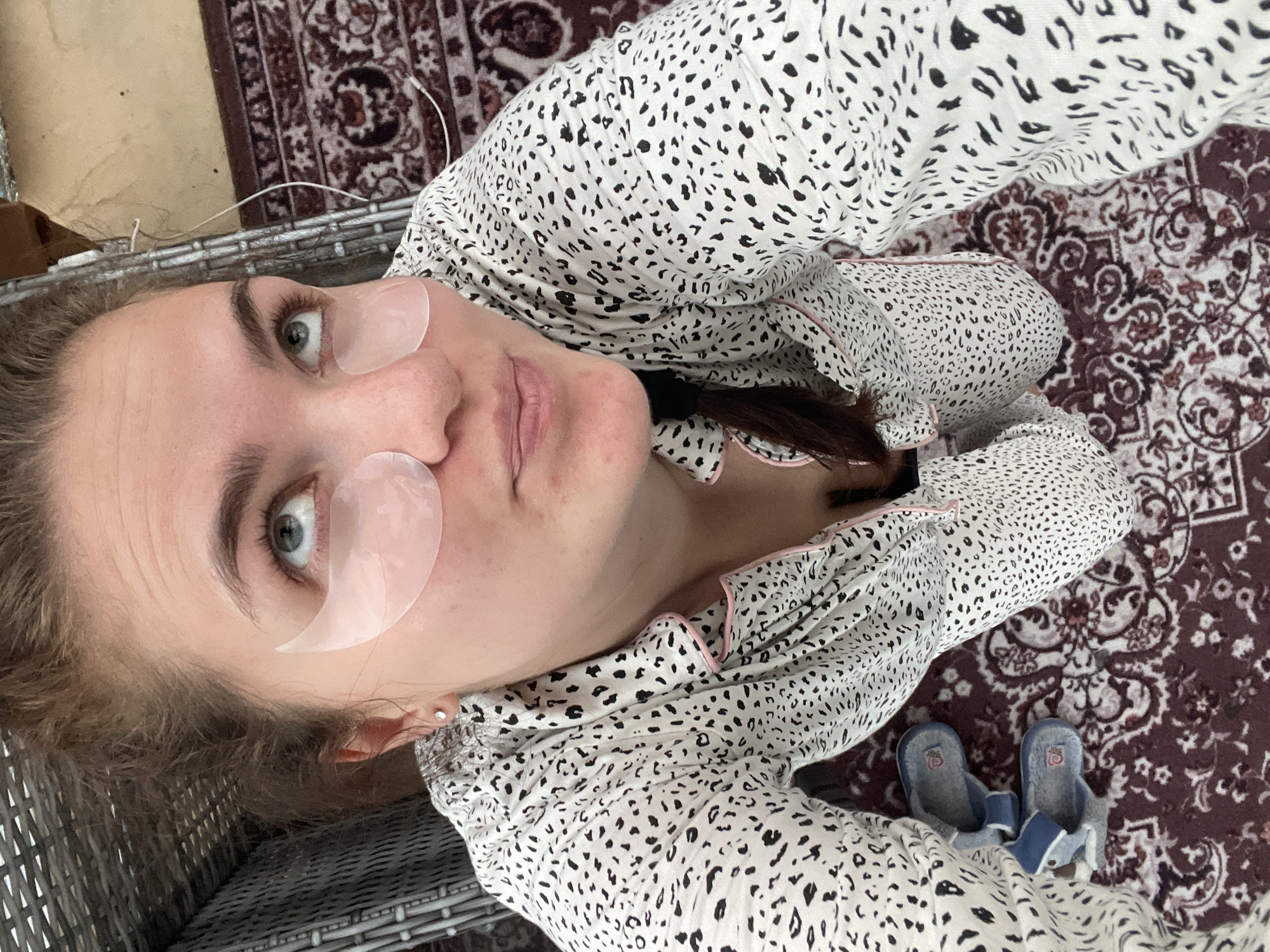 Woman's afternoon skincare routine captured in Moscow suburb