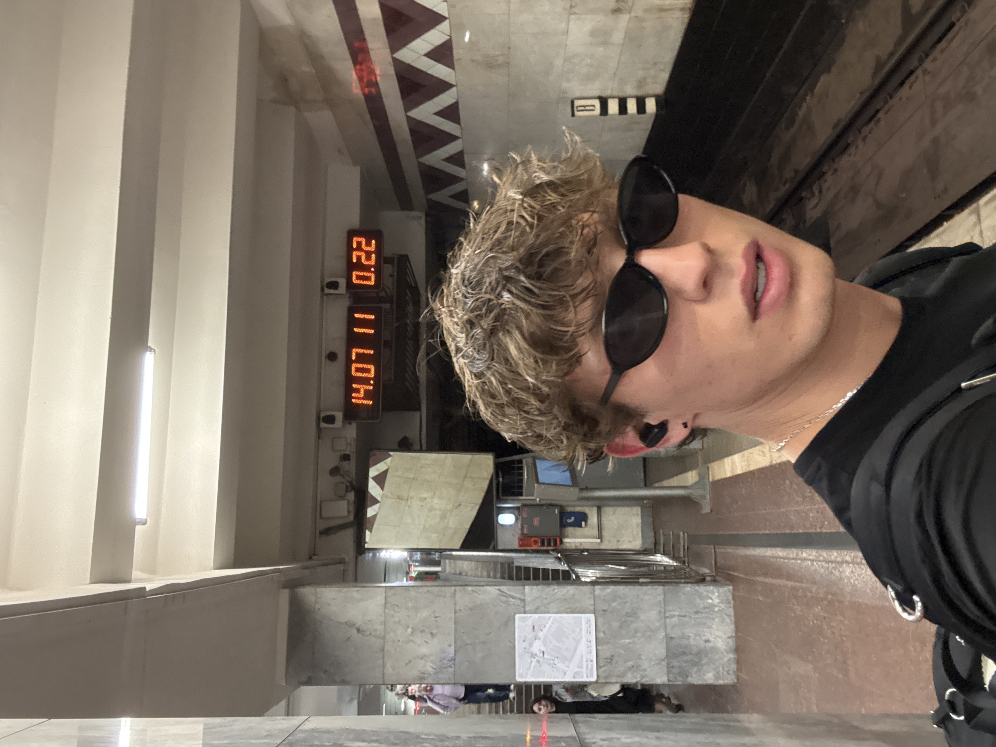 Person in sunglasses spotted in Moscow Metro Tuesday afternoon