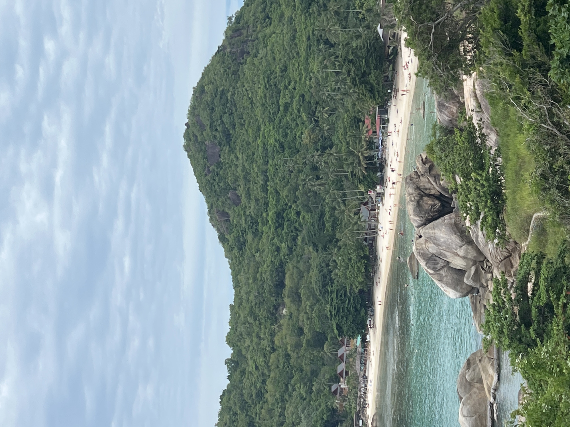 Ko Samui coastline: beach strip, headland views, and elephant rock
