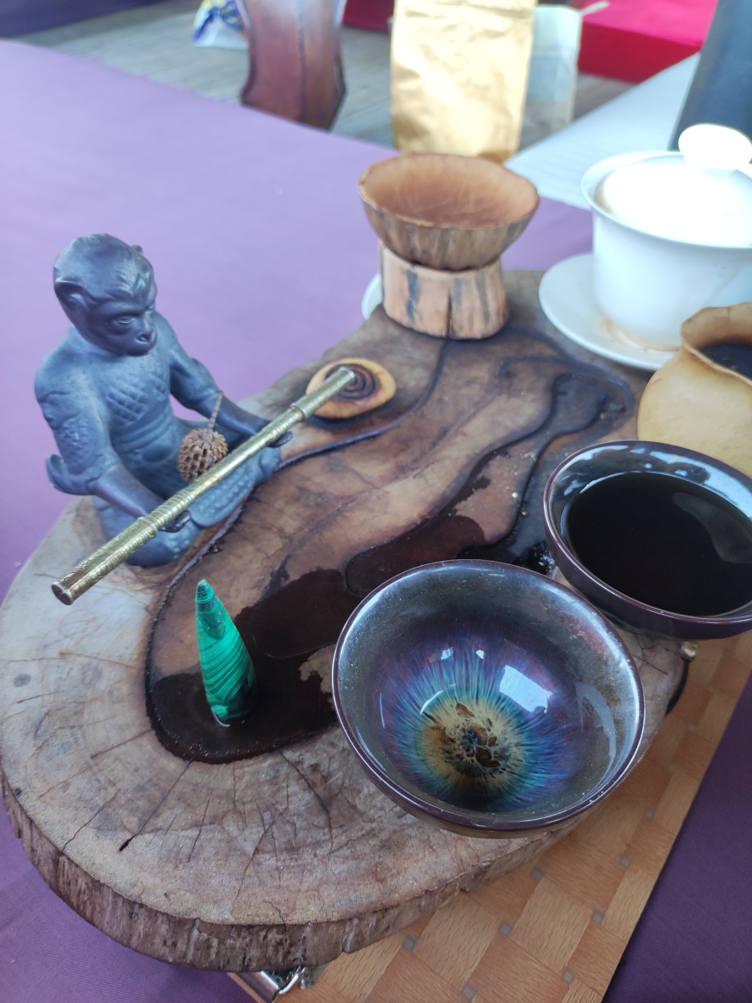 Ubud resident captures tea ceremony and rooftop birds