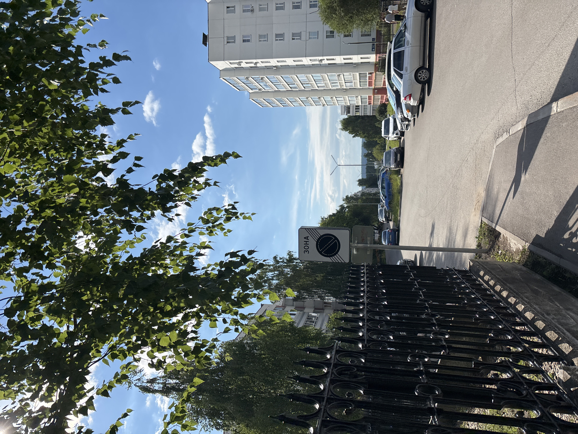 Midsummer afternoon in a Naberezhnye Chelny residential neighborhood