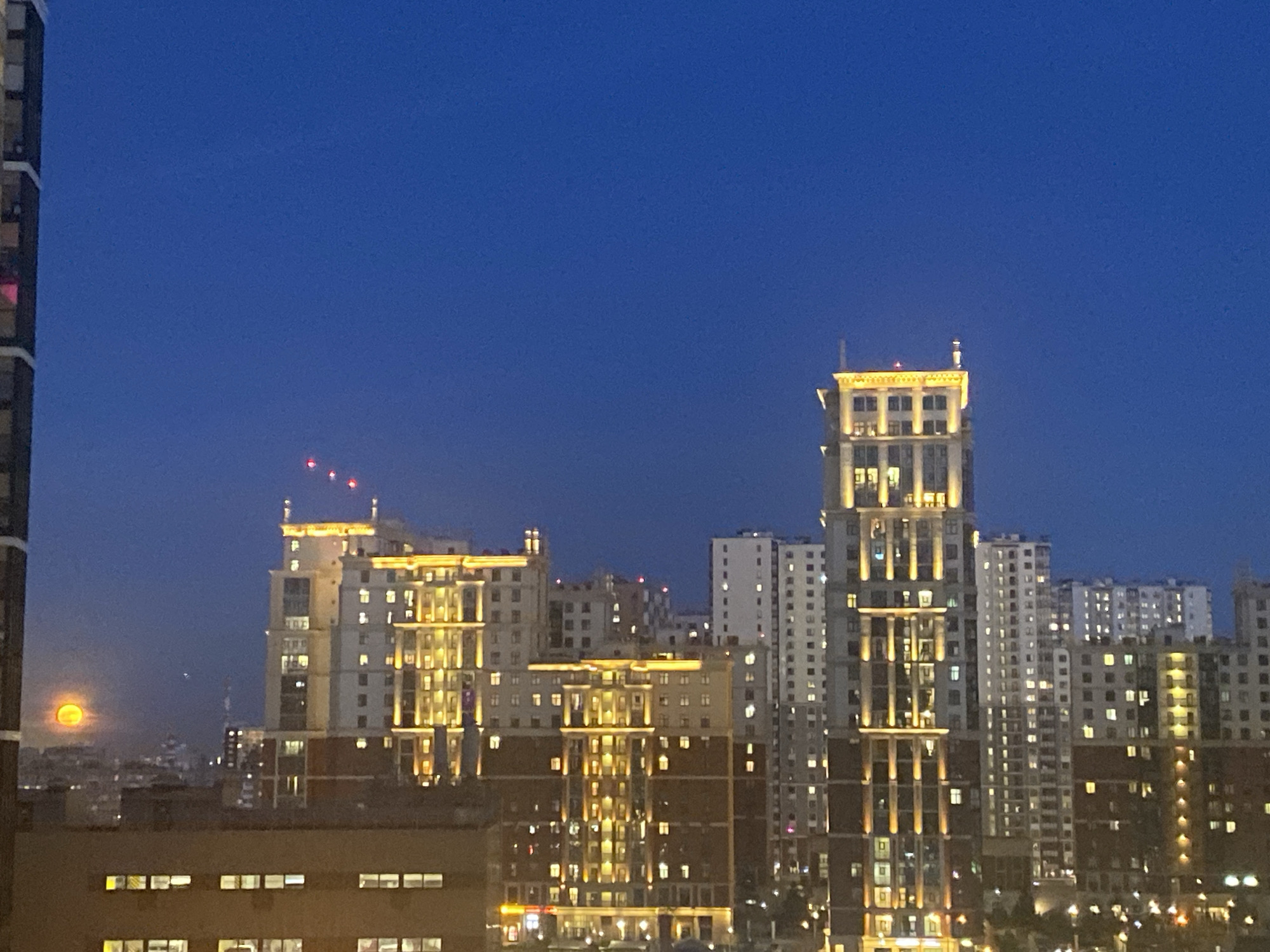 Saint Petersburg evening cityscape and portraits captured during twilight hours