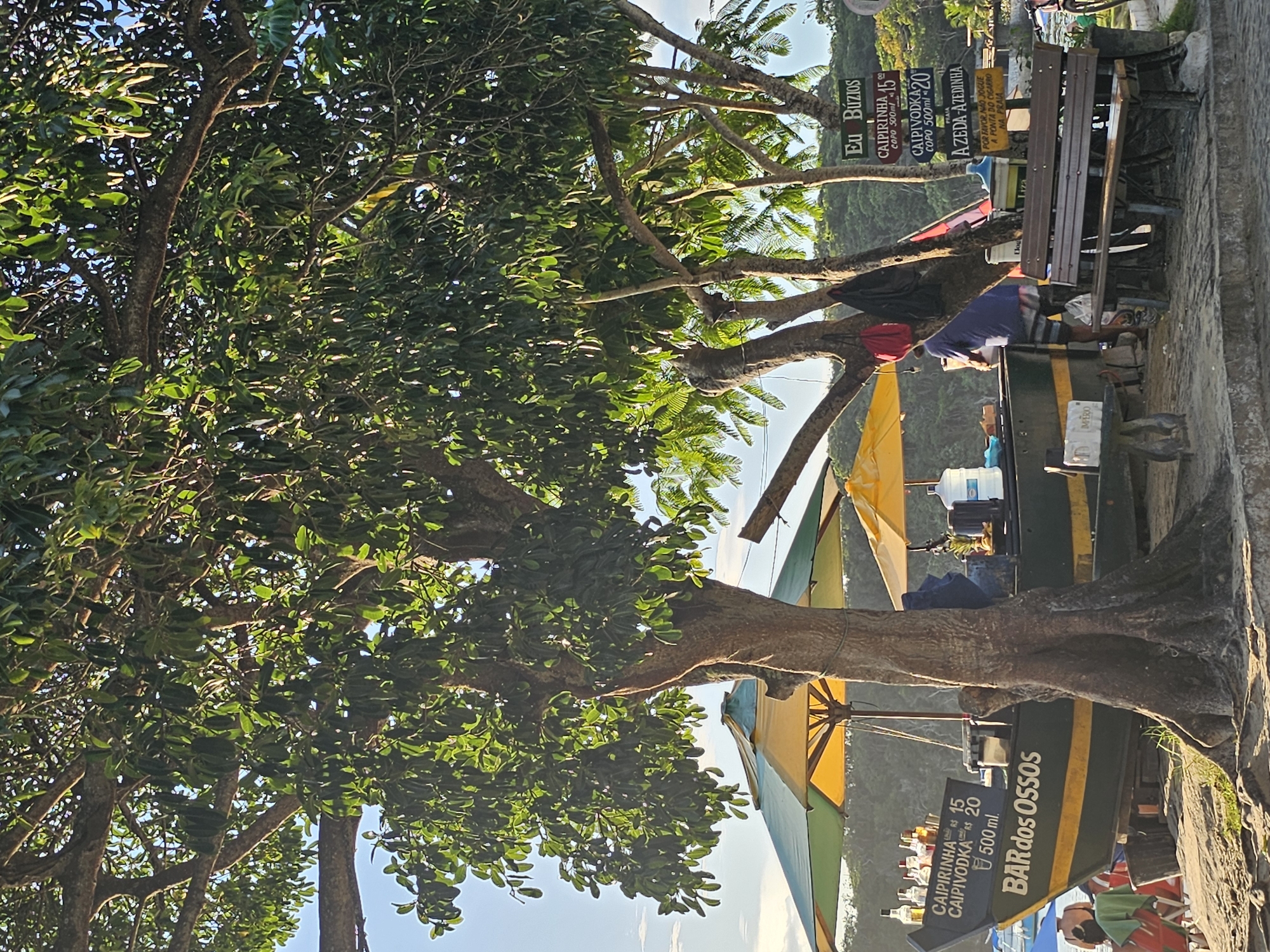Daily life scenes documented in Búzios beach town