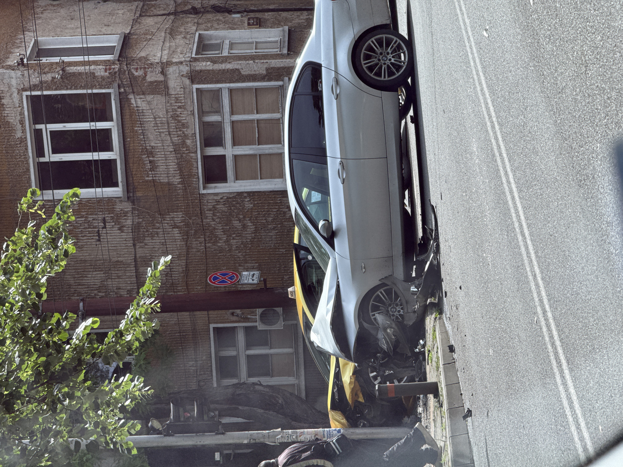 Car crash and laptop use documented in Stara Zagora